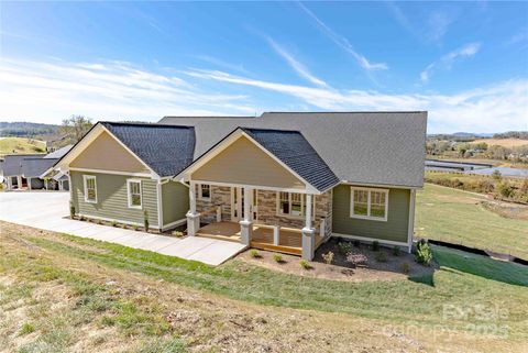 Photo of 337 Maple Knoll Drive, Hendersonville, NC 28792 (MLS # 4193766)