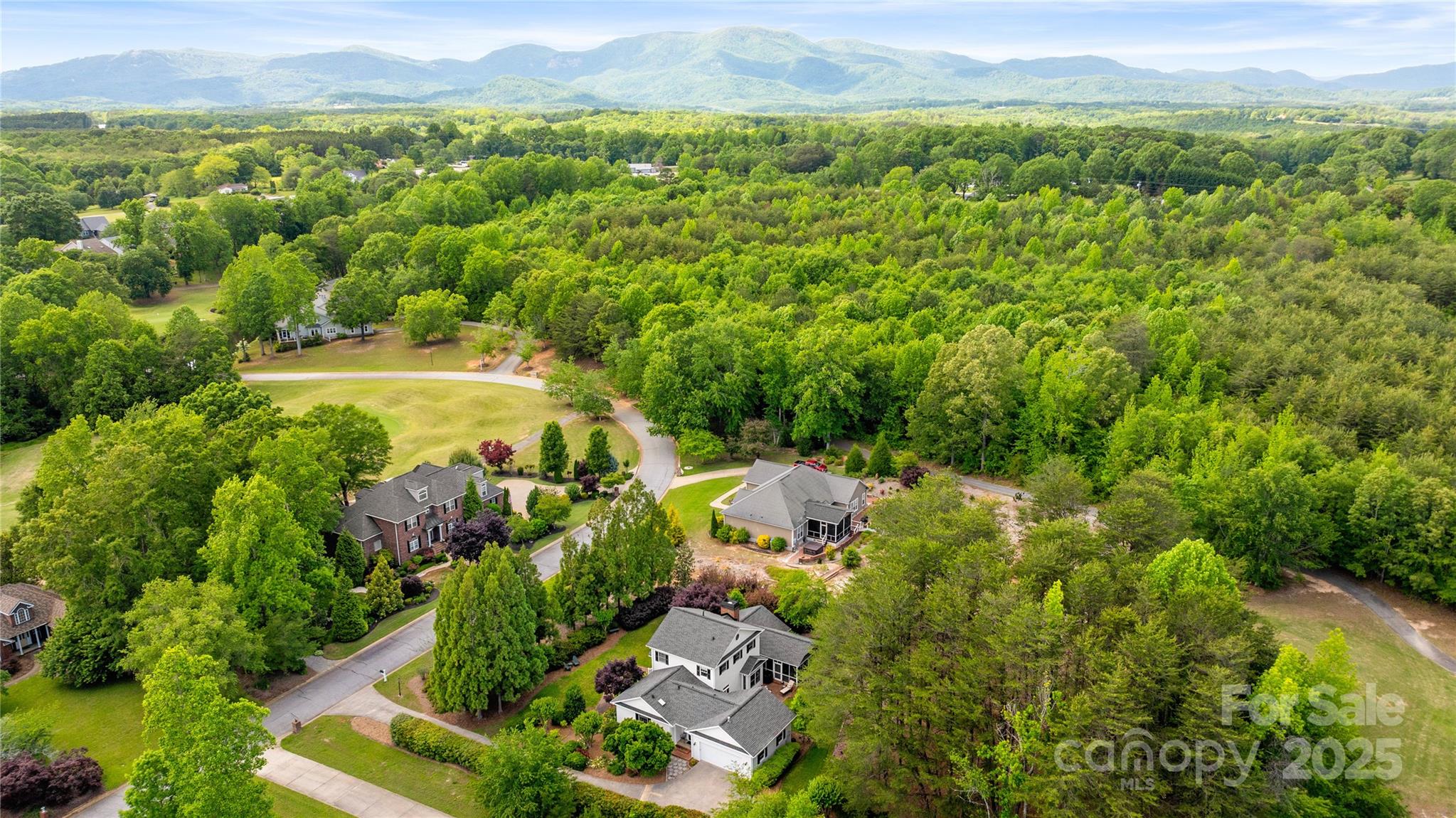 Links O Tryon - Residential