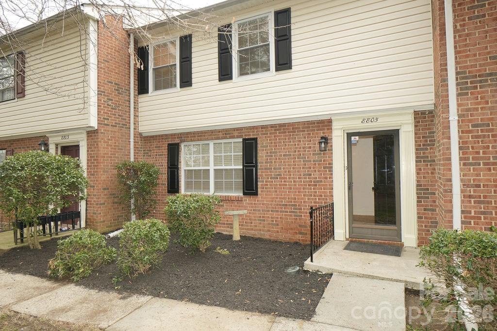 8805 Hunter Ridge Drive