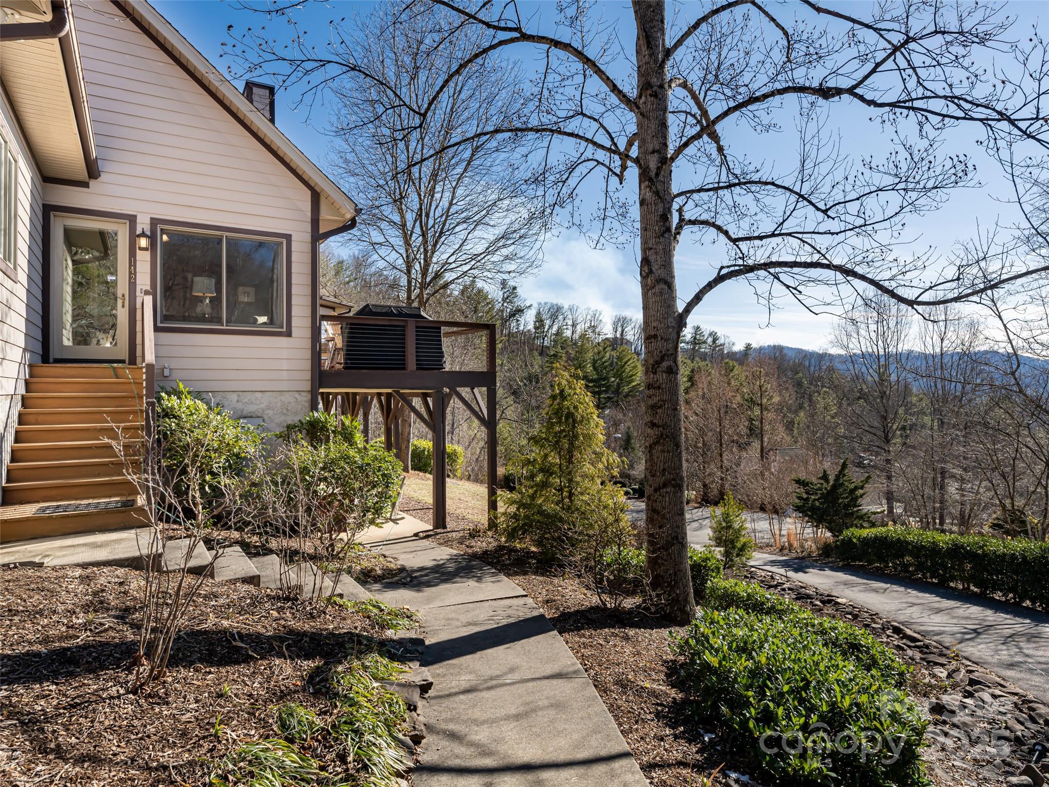 142 Twin Courts Drive