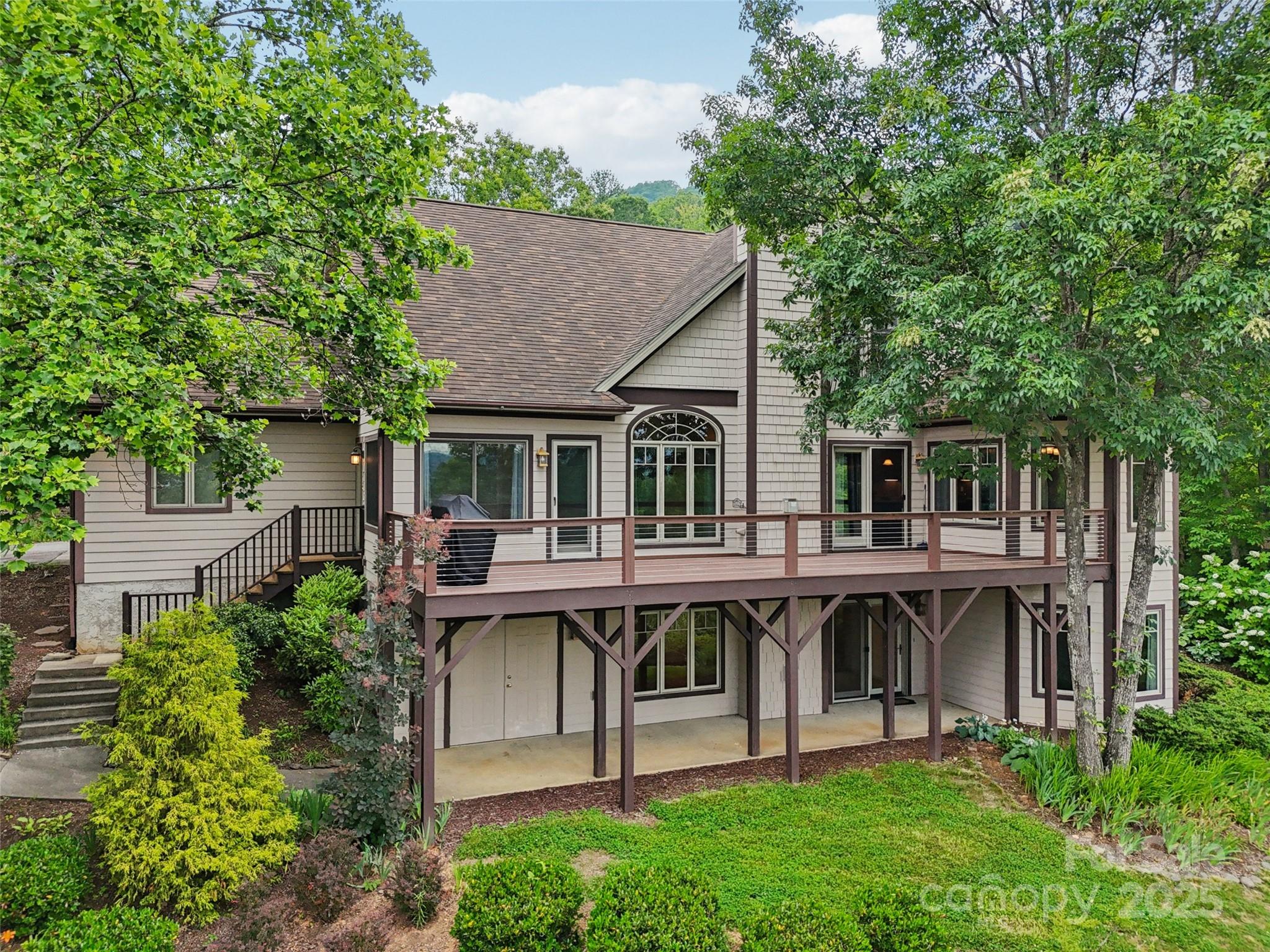 142 Twin Courts Drive
