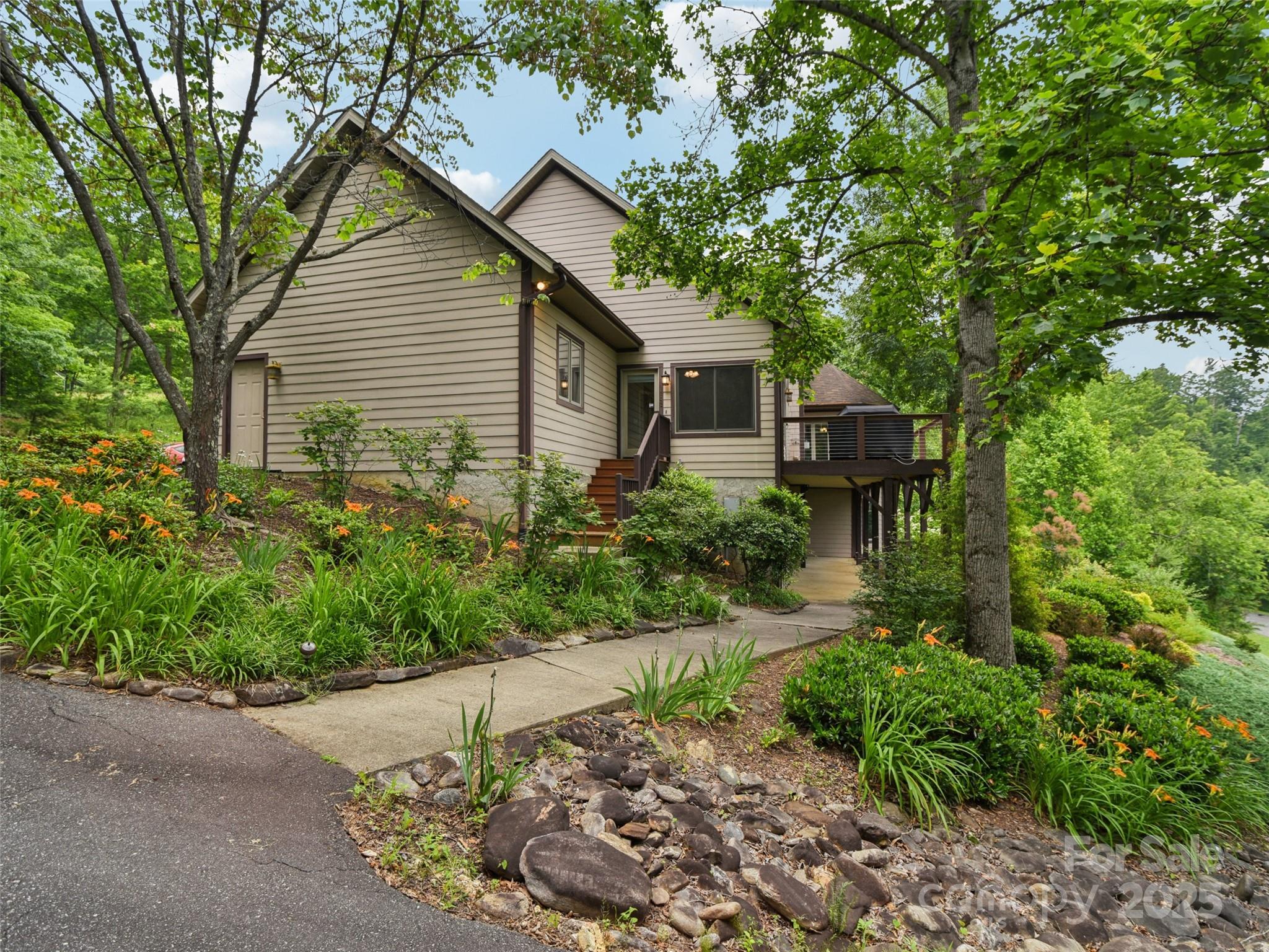142 Twin Courts Drive