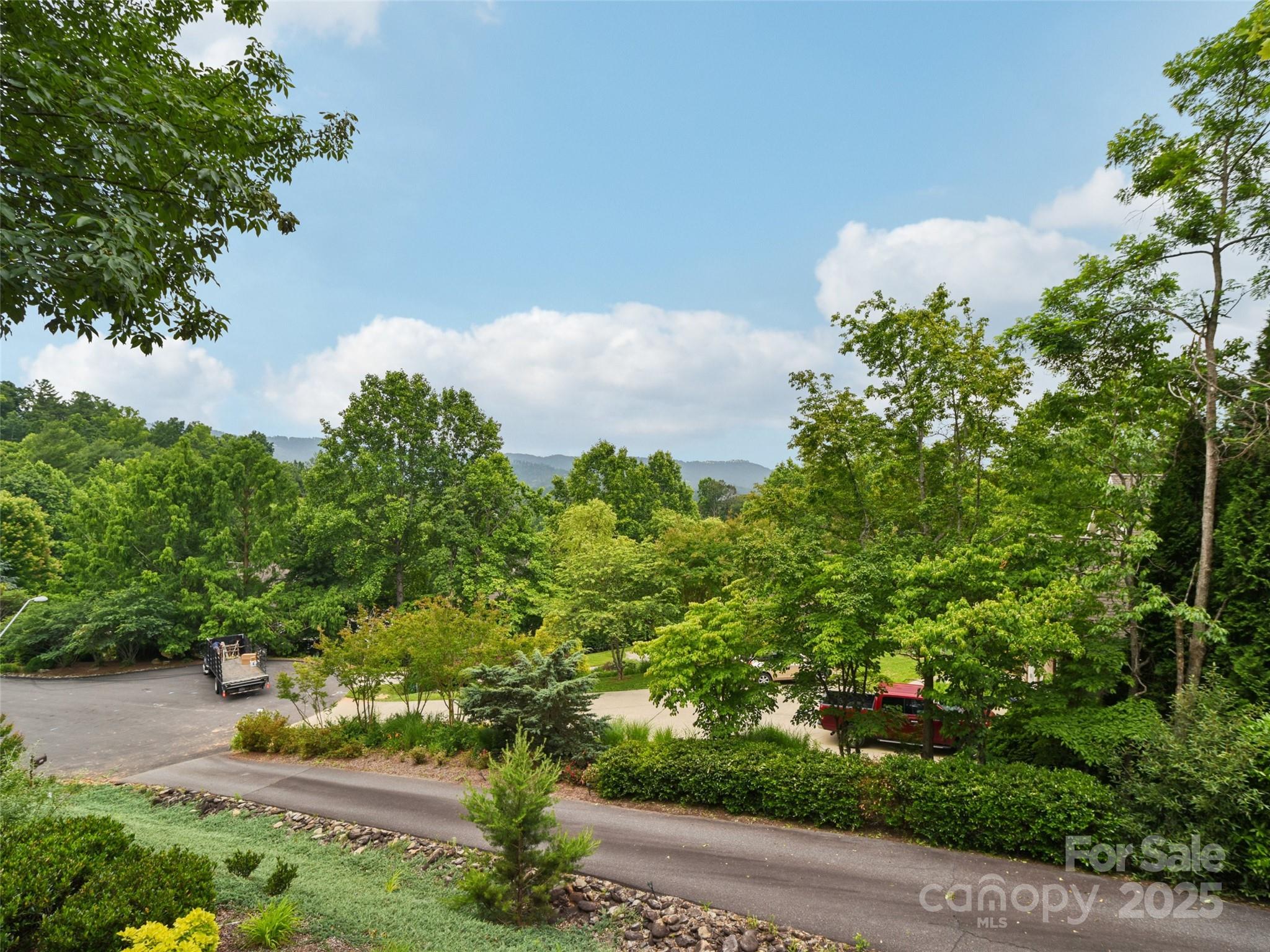142 Twin Courts Drive