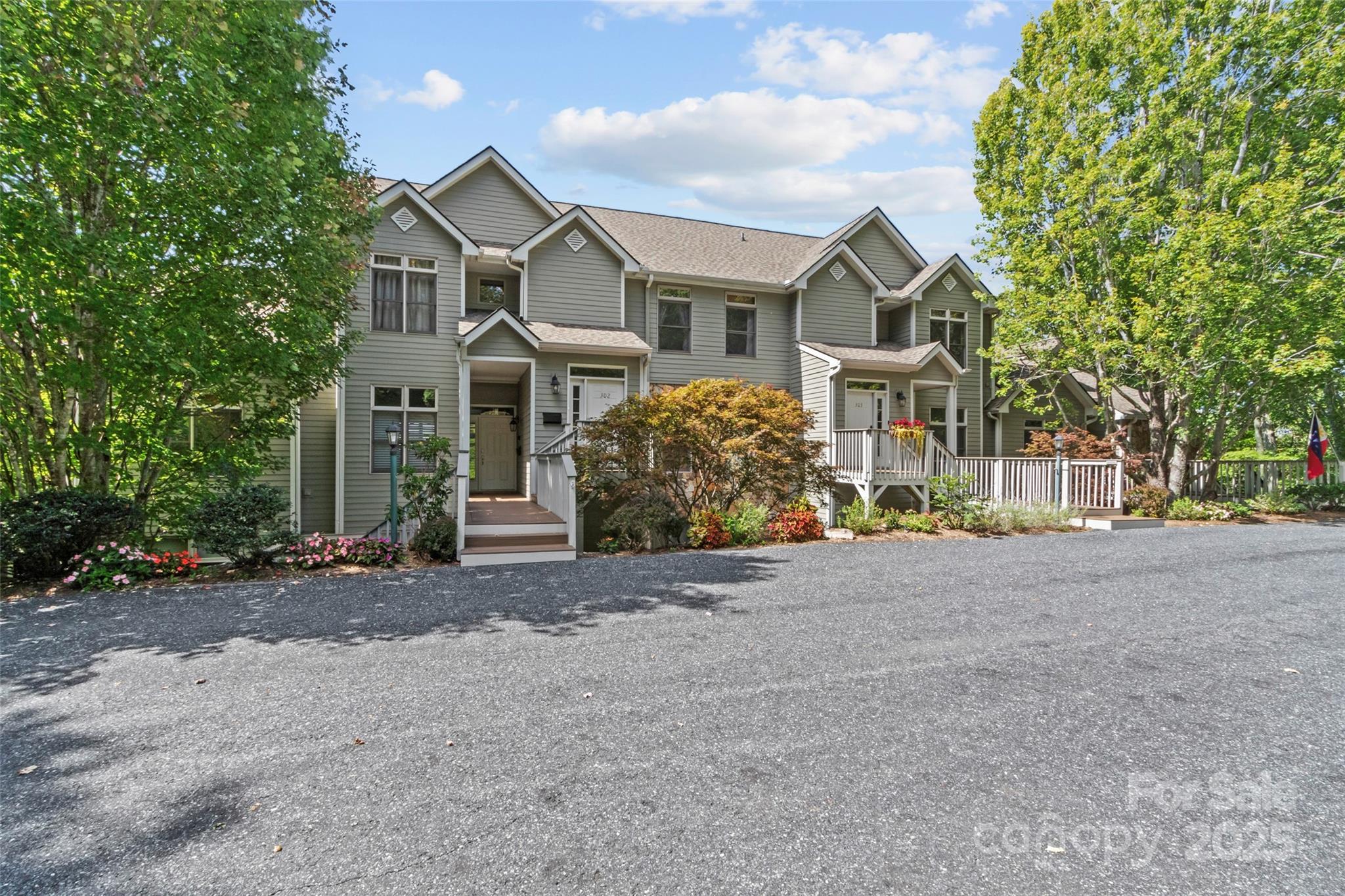 80 Stoney Falls Loop 3-202