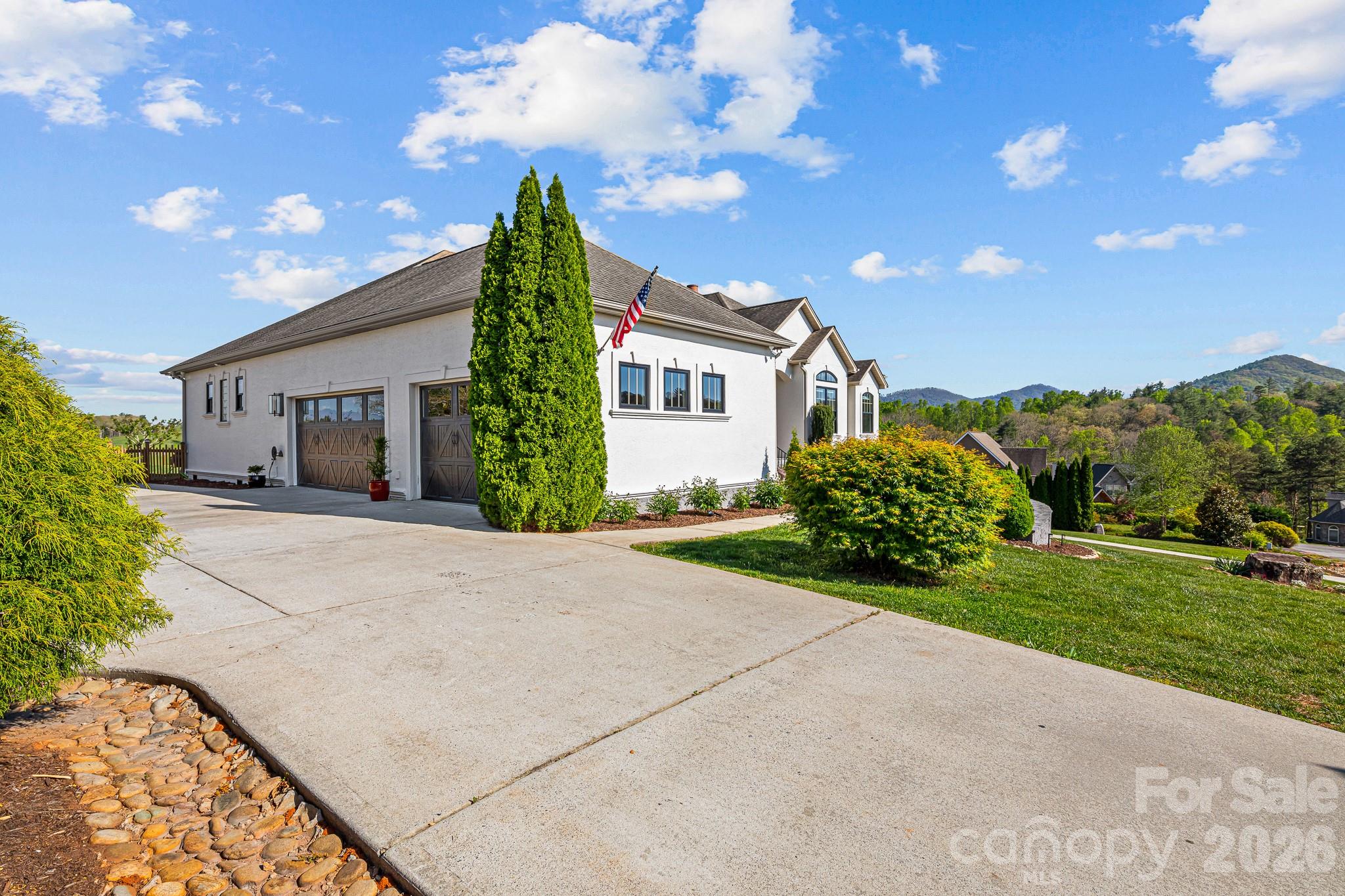 54 Mountain Shadows Drive