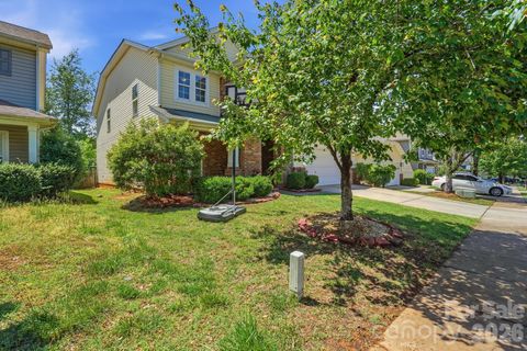 Photo of 8928 Oransay Way, Charlotte, NC 28278 (MLS # 4373920)