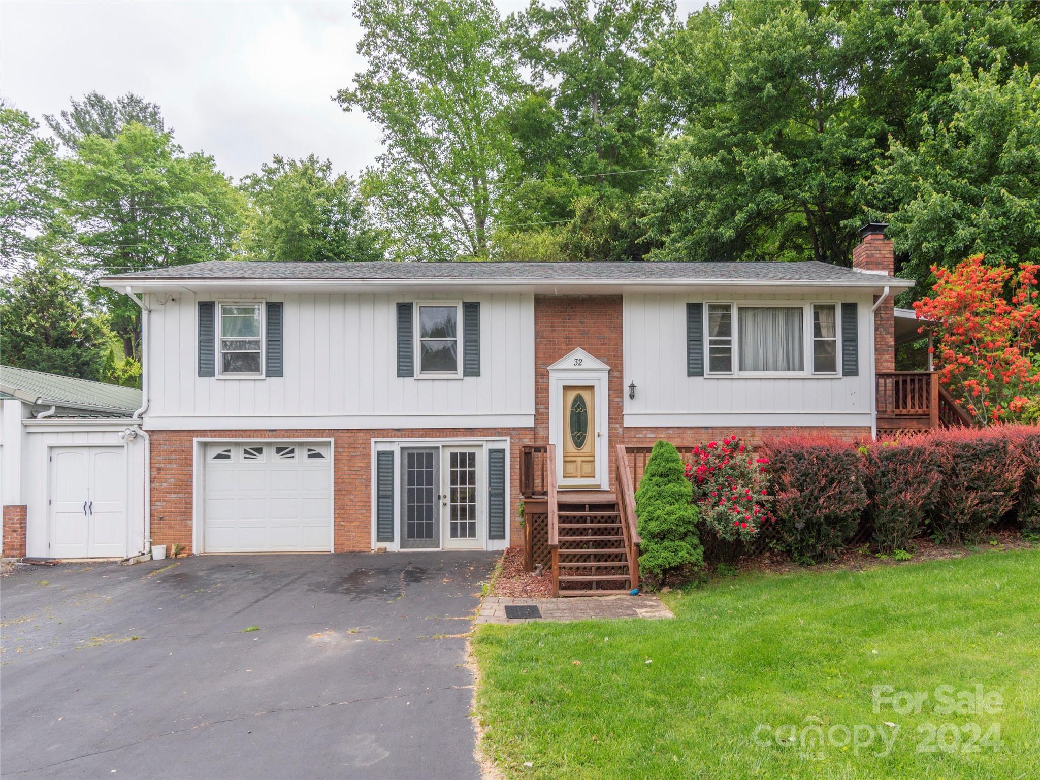 Fairway Hills - Residential