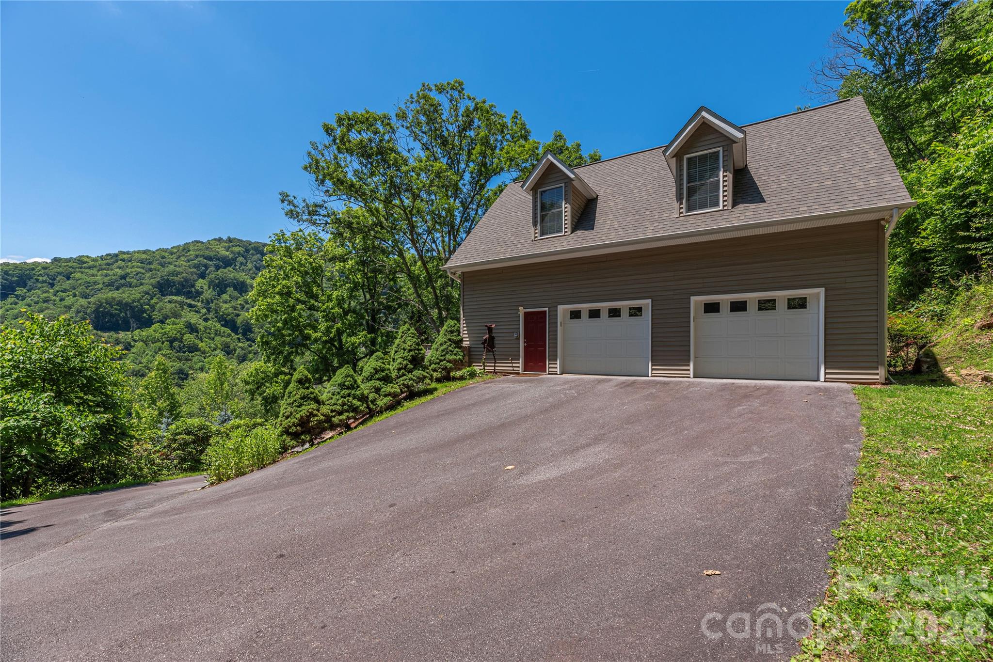 554 Breckenridge Rd, Waynesville, NC, 28785, USA, 3 Bedrooms Bedrooms, ,5 BathroomsBathrooms,Residential,Active,554 Breckenridge Rd,4390627