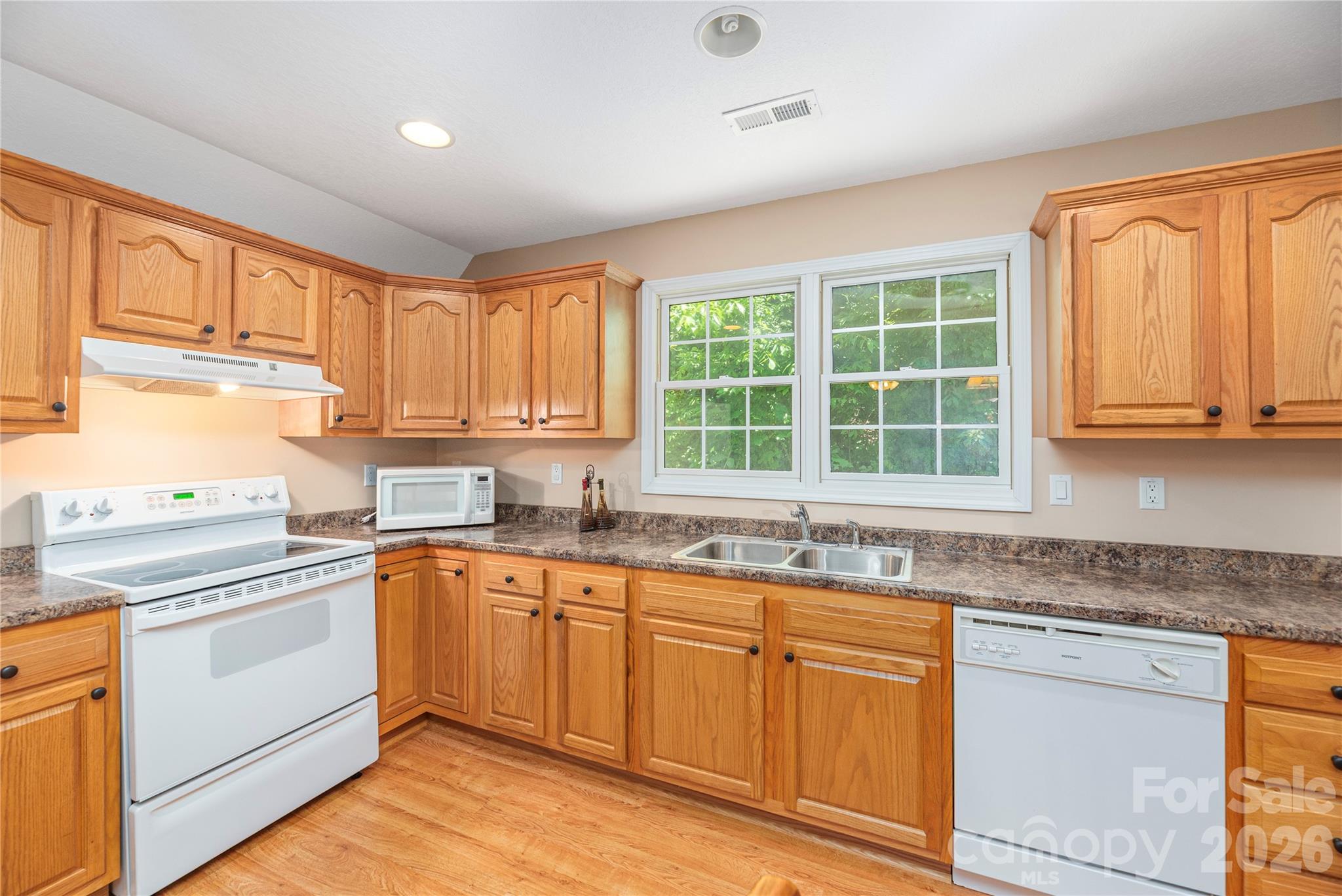 554 Breckenridge Rd, Waynesville, NC, 28785, USA, 3 Bedrooms Bedrooms, ,5 BathroomsBathrooms,Residential,Active,554 Breckenridge Rd,4390627
