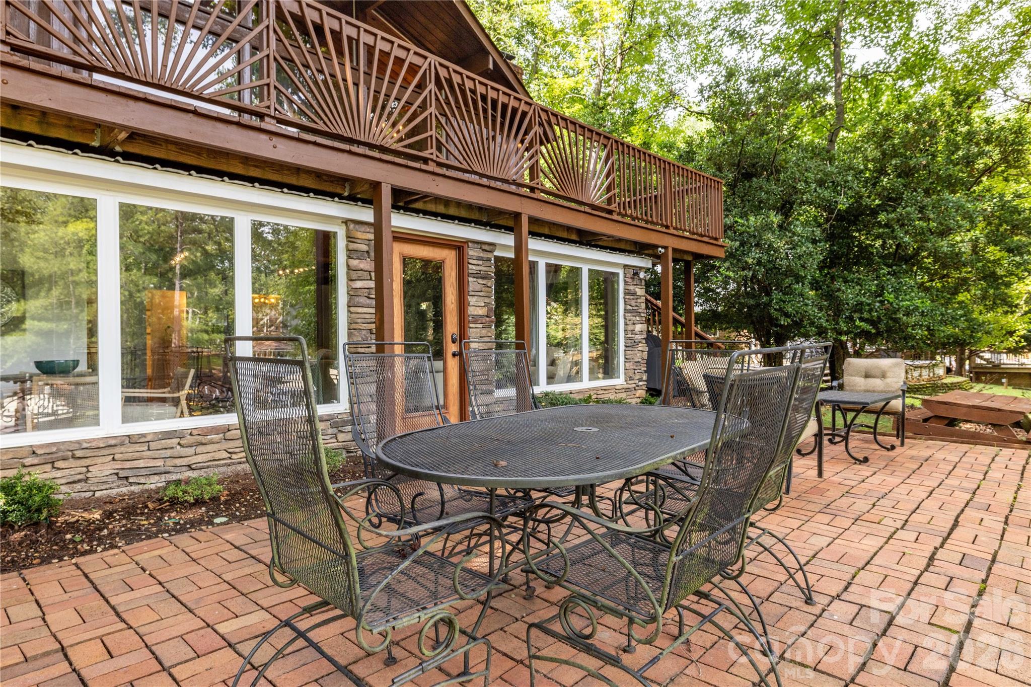 825 Emerald Shores Road