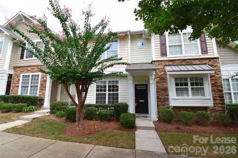 Photo of 1077 Woodglen Lane, Matthews, NC 28104 (MLS # 4383755)