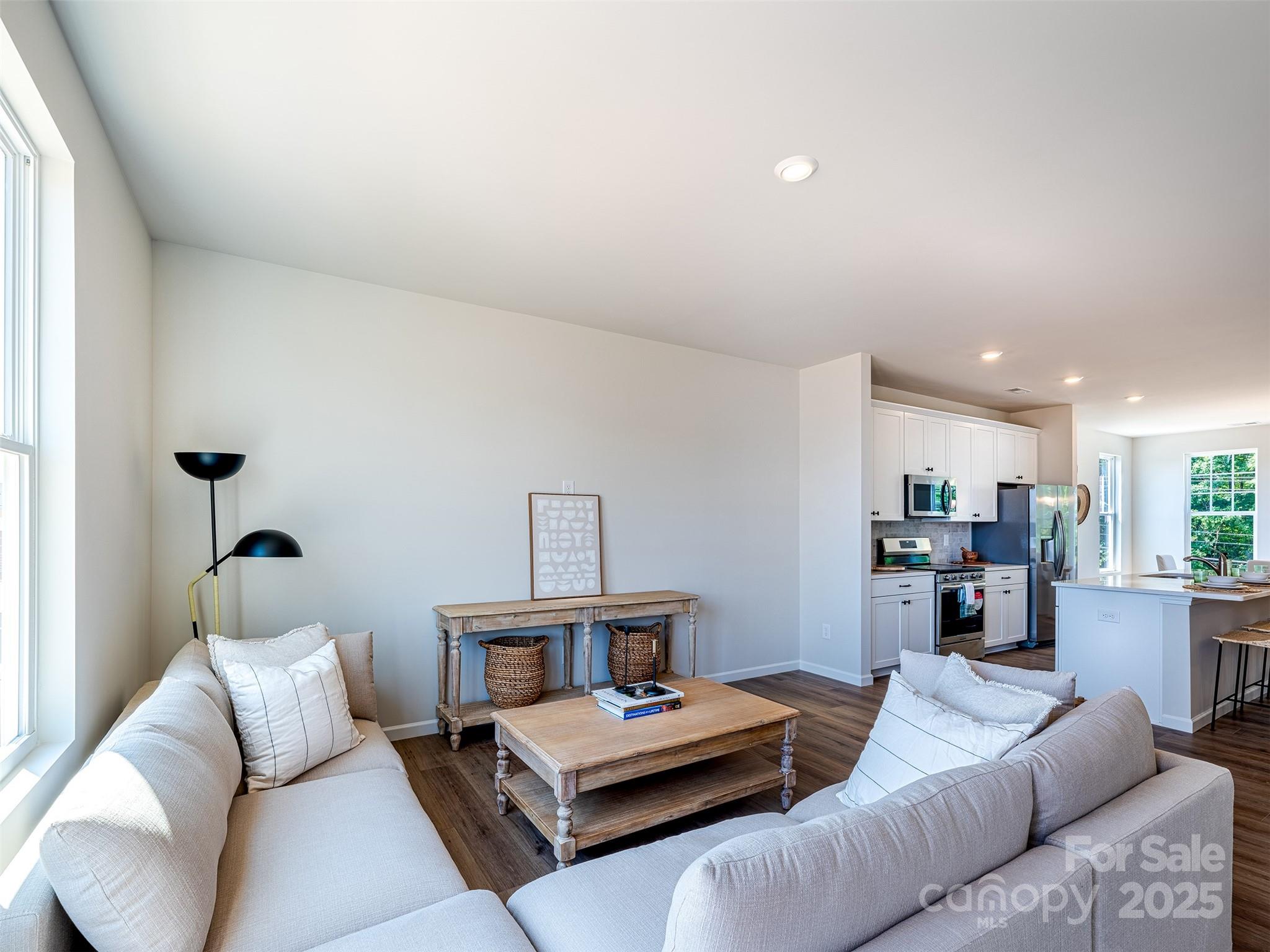11021 Warfield Avenue 03