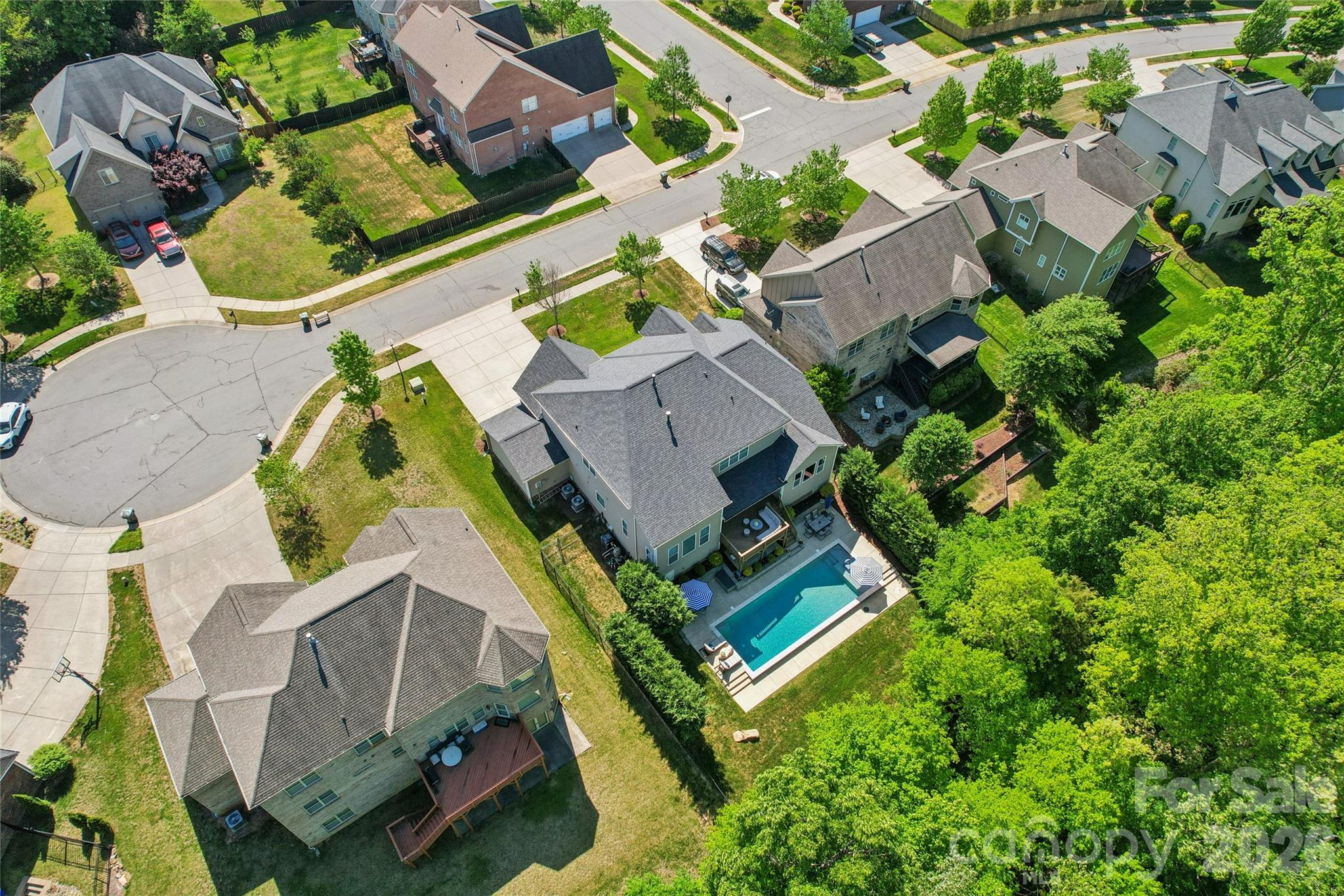 Winding Walk - Residential