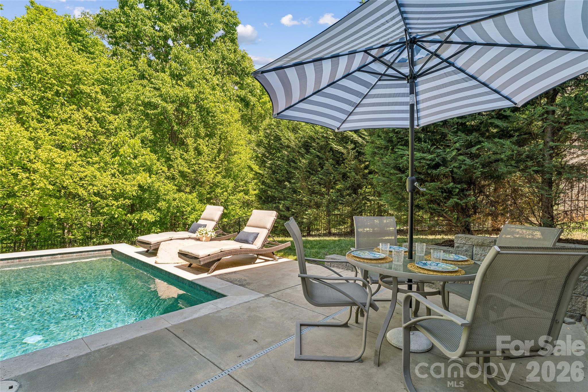 Winding Walk - Residential