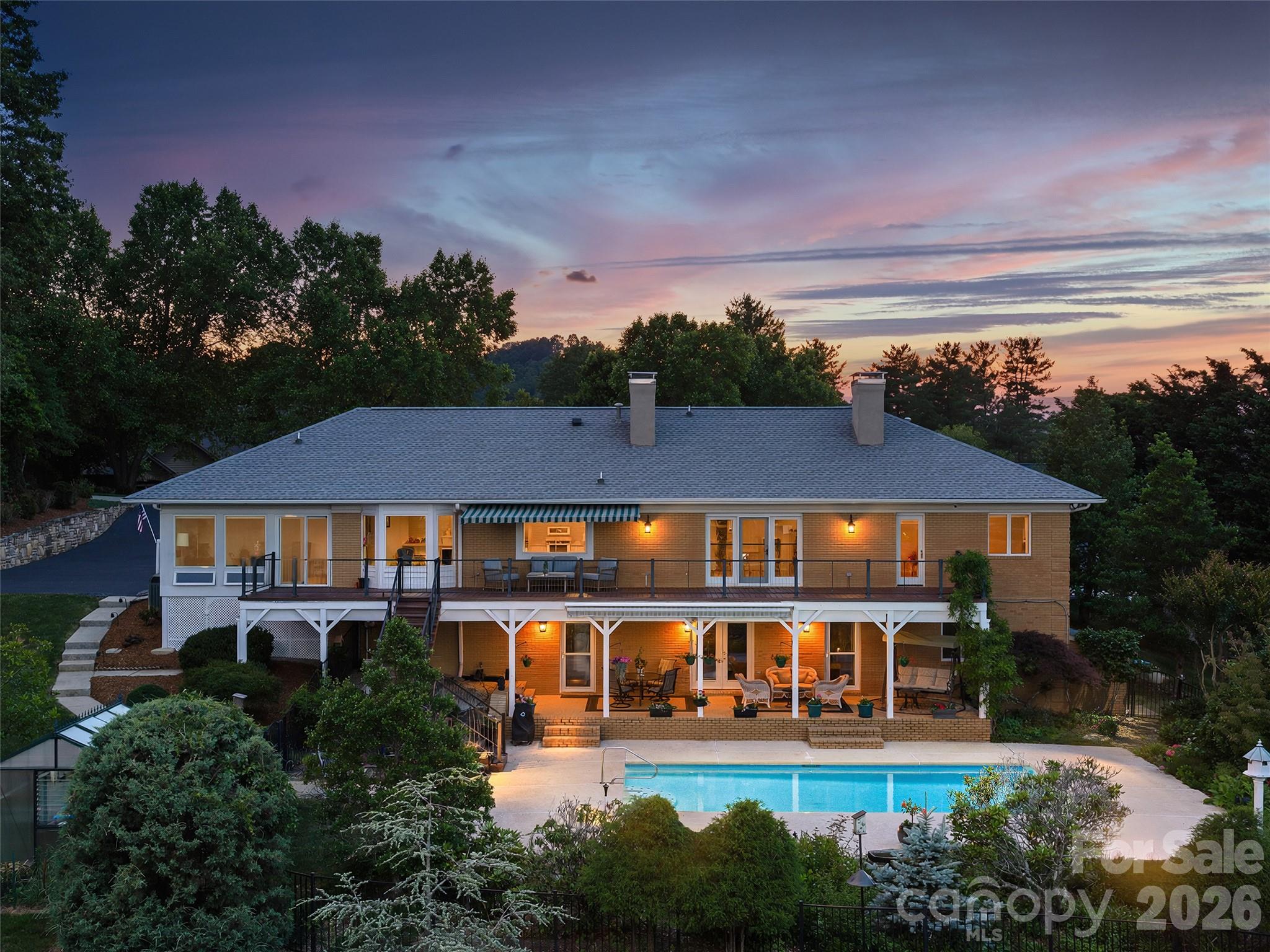 18 Thornapple Drive