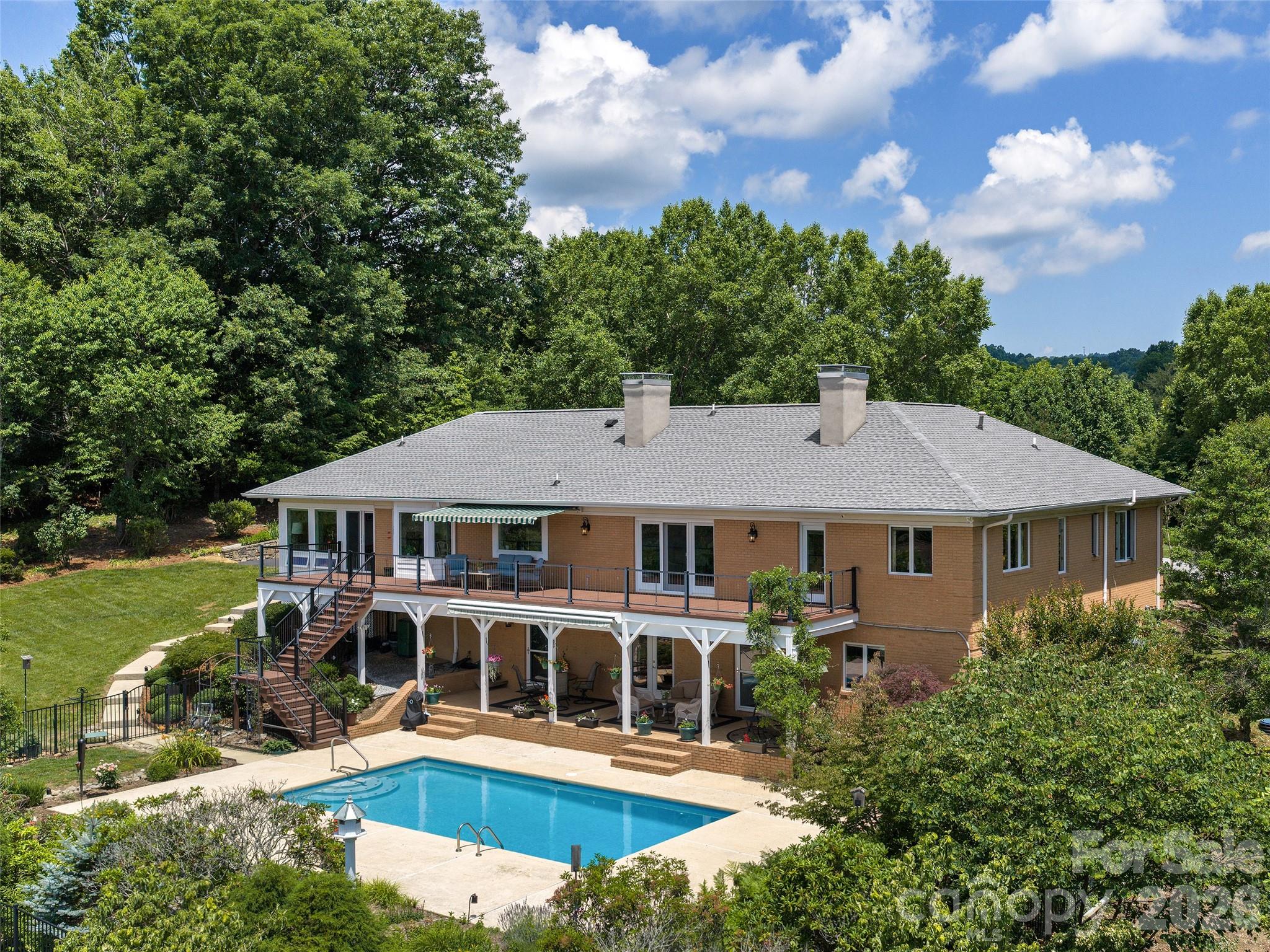 18 Thornapple Drive