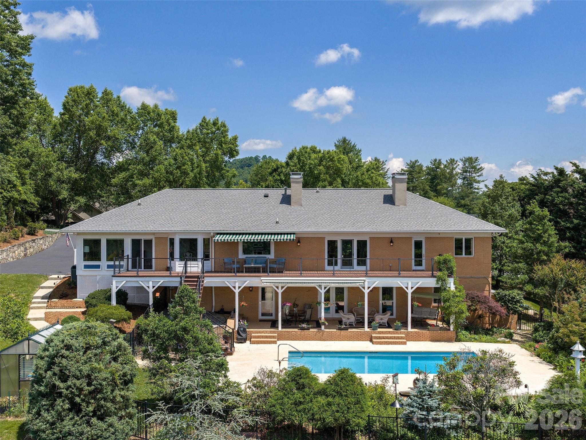 18 Thornapple Drive