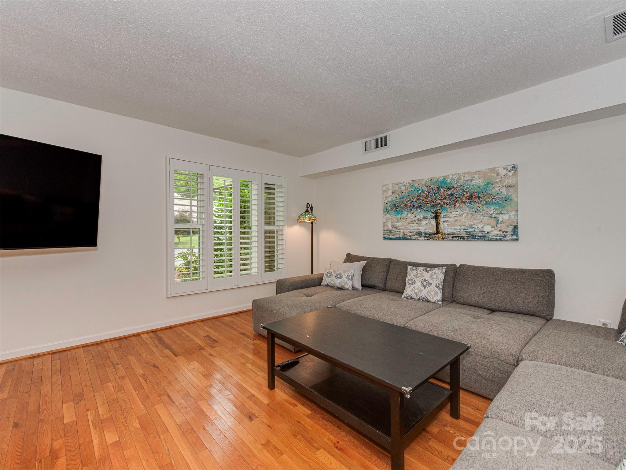 4025 Woodfox Drive