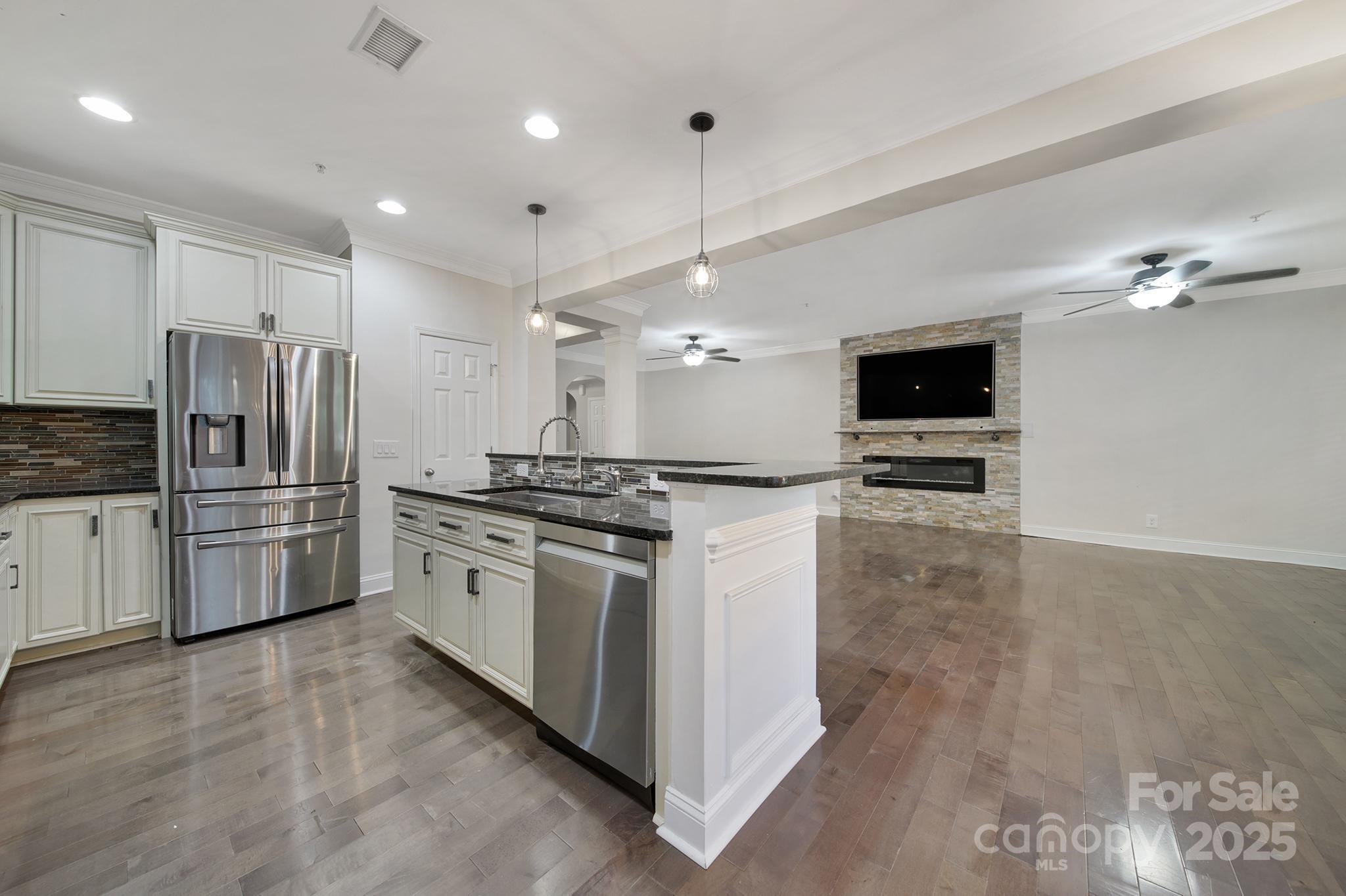 Lake Shore - Residential