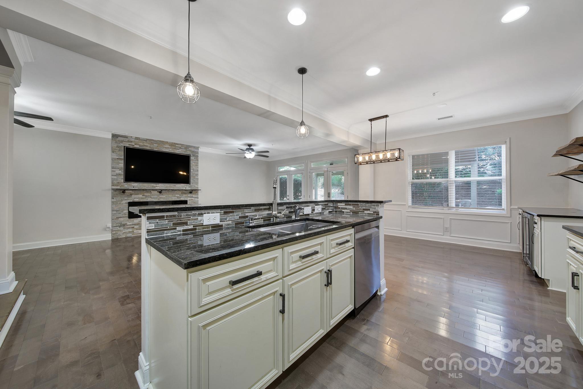 Lake Shore - Residential