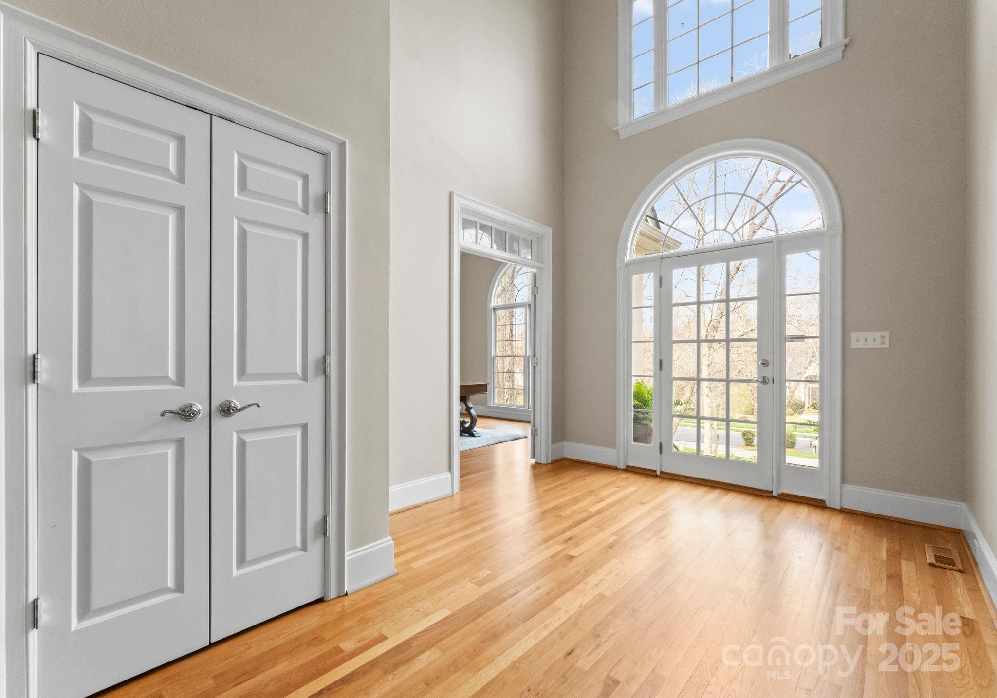 1025 Seminole Drive
