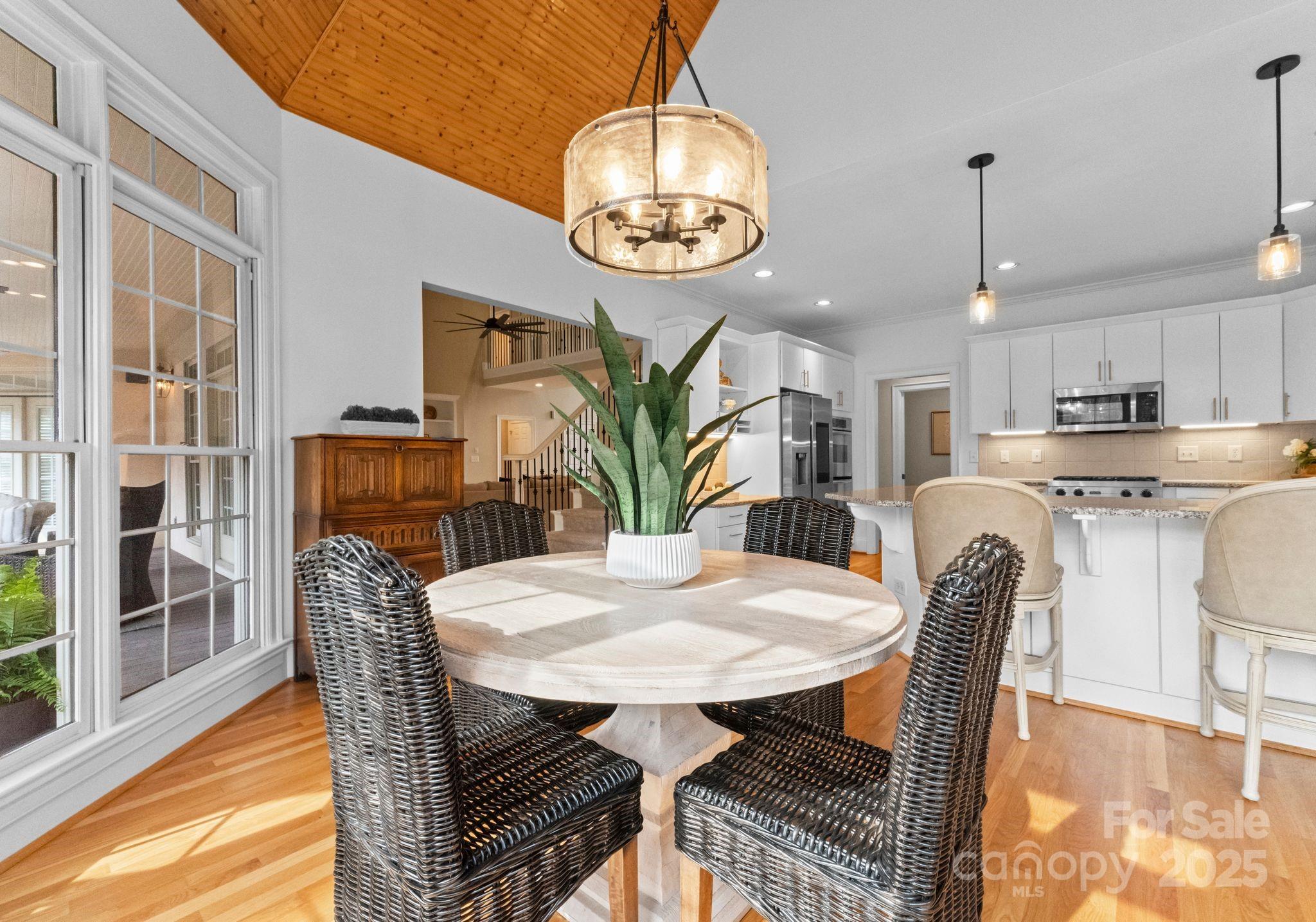 1025 Seminole Drive
