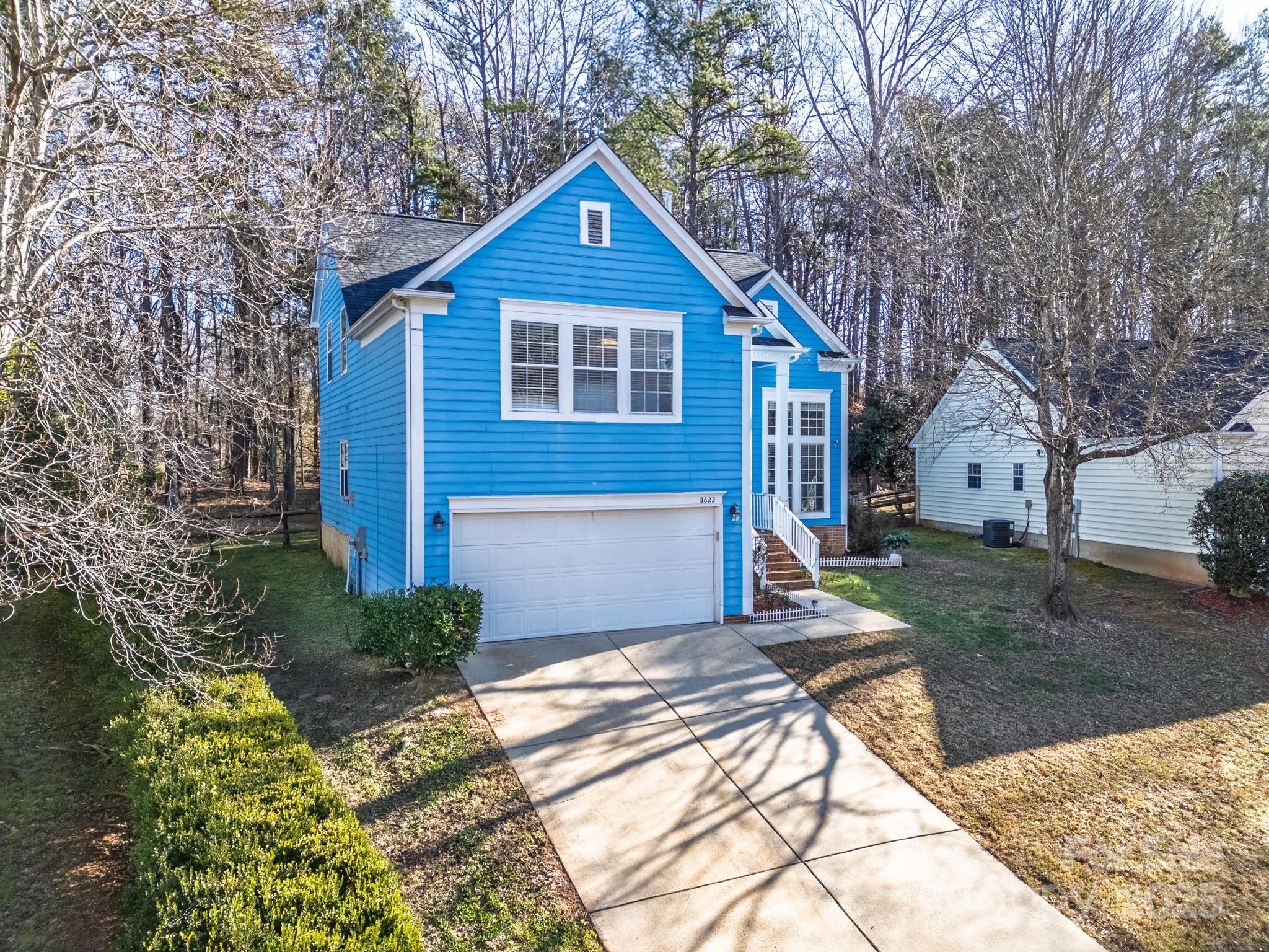 8622 Woodhill Manor Court