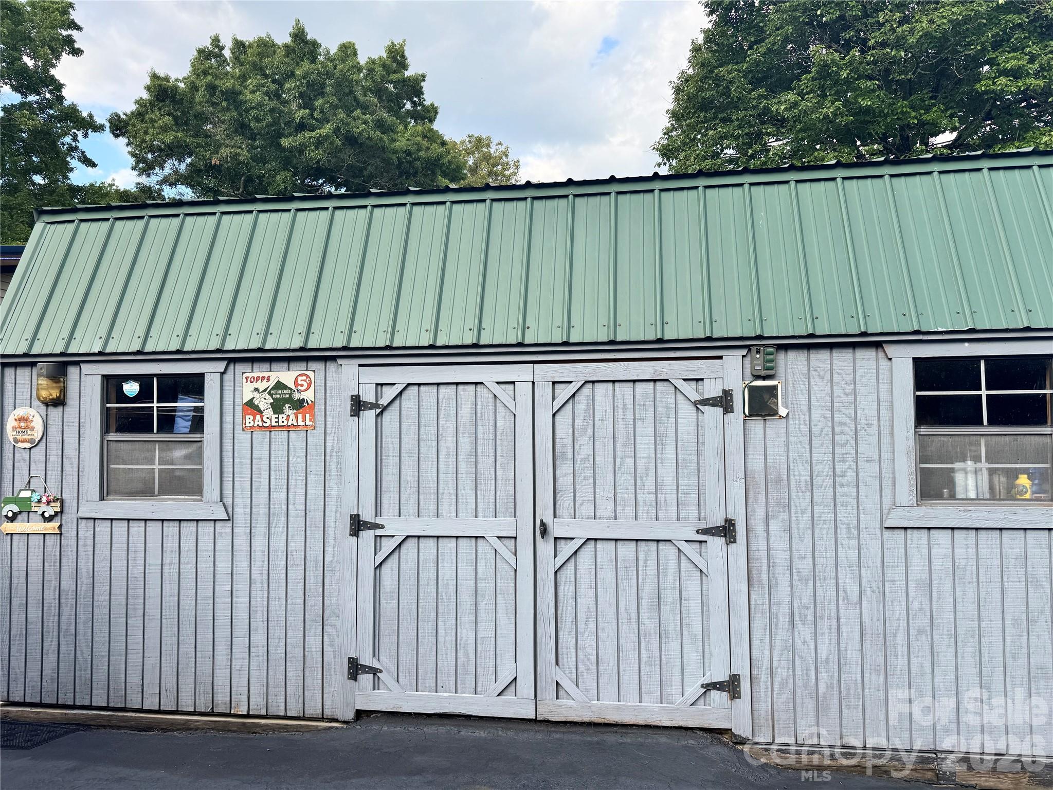 20 Little Austin Lane