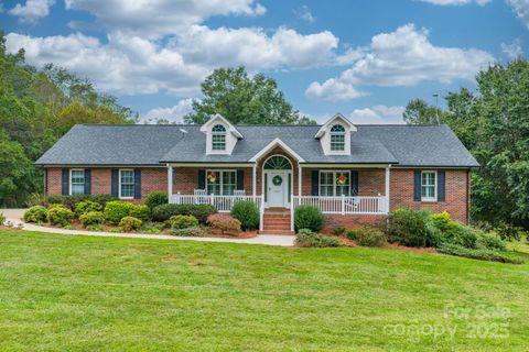 Photo of 6487 River Bend Road, Claremont, NC 28610 (MLS # 4302787)