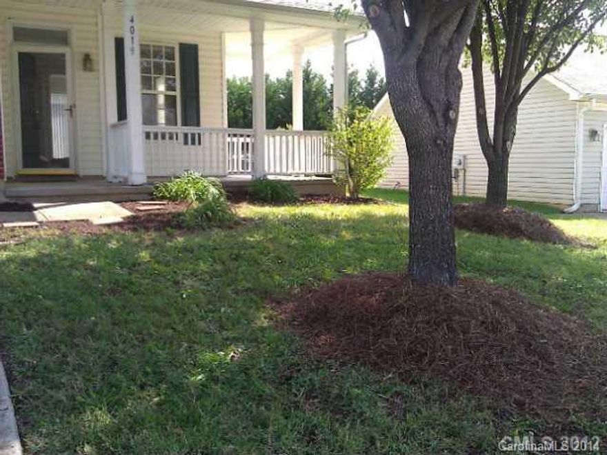 Great cul-de-sac lot with flat backyard and patio.  Home features TV niche above gas fireplace. Large master bedroom with vaulted ceilings. Master bedroom has separate garden tub & shower plus dual vanity sinks.  Community is convenient to I-485.