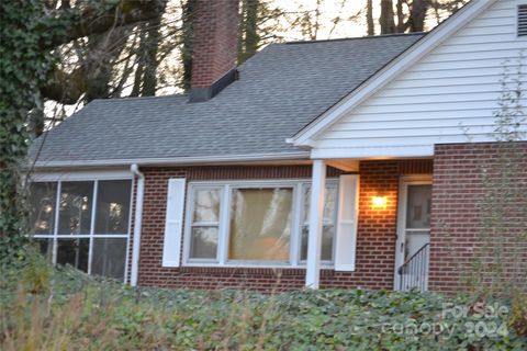 A home in Hendersonville