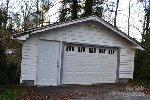 A home in Hendersonville