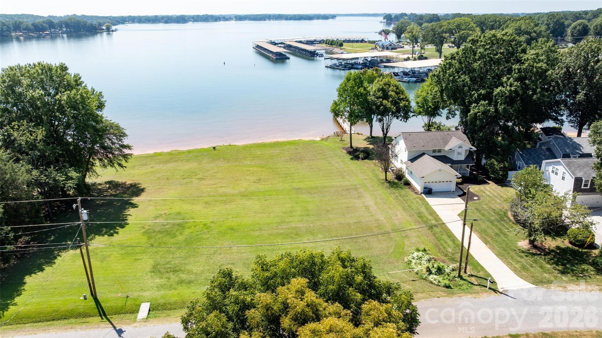 104 Commodore Loop