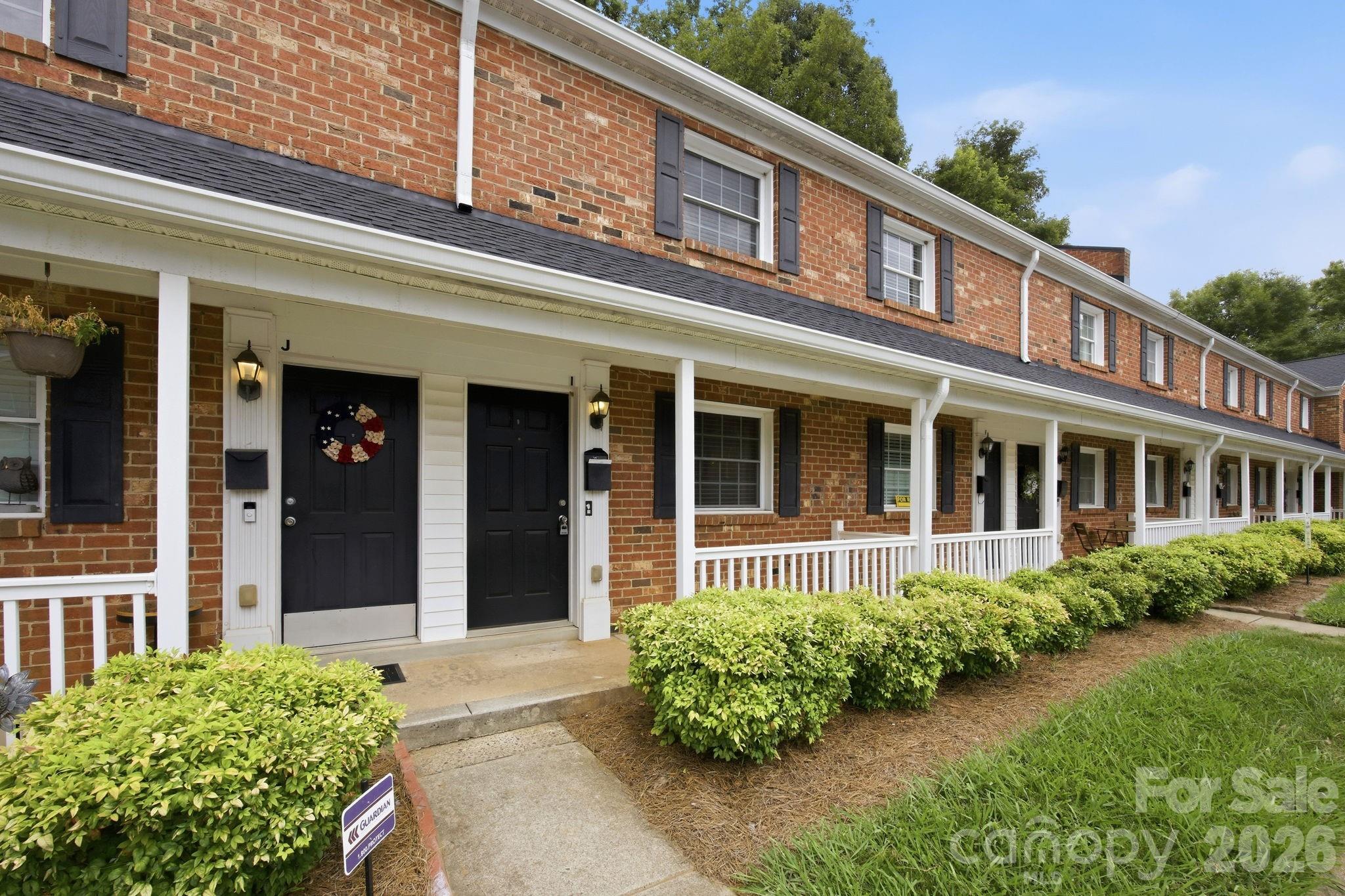 1215 Green Oaks Lane I