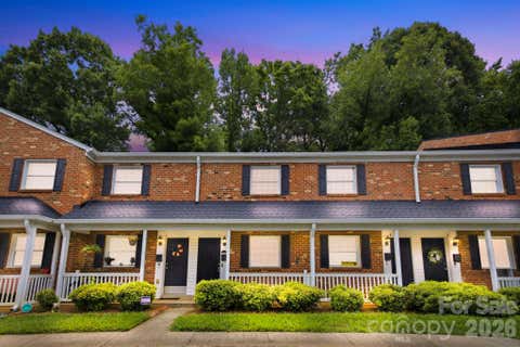 Photo of 1215 Green Oaks Lane #I, Charlotte, NC 28205 (MLS # 4387750)