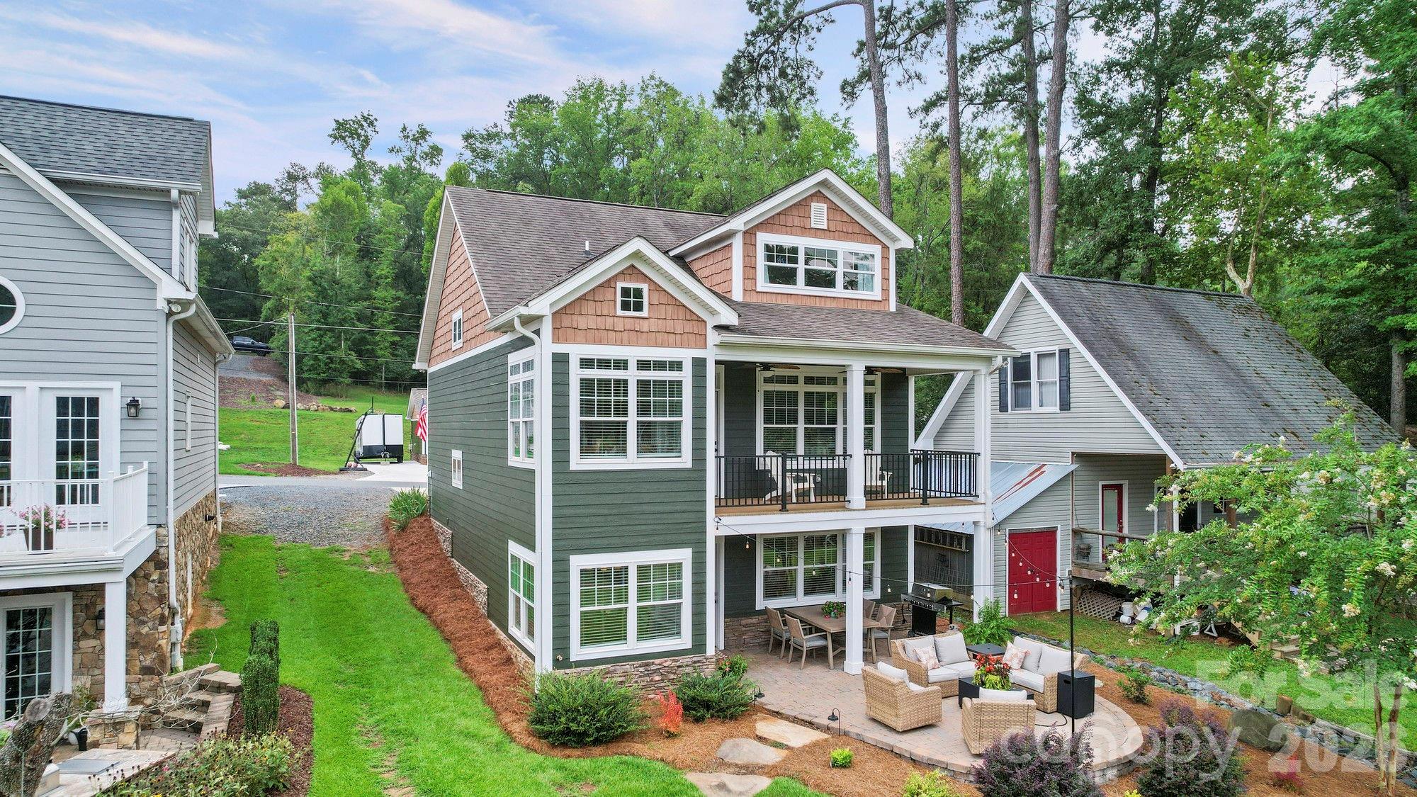 698 Lake Head Road