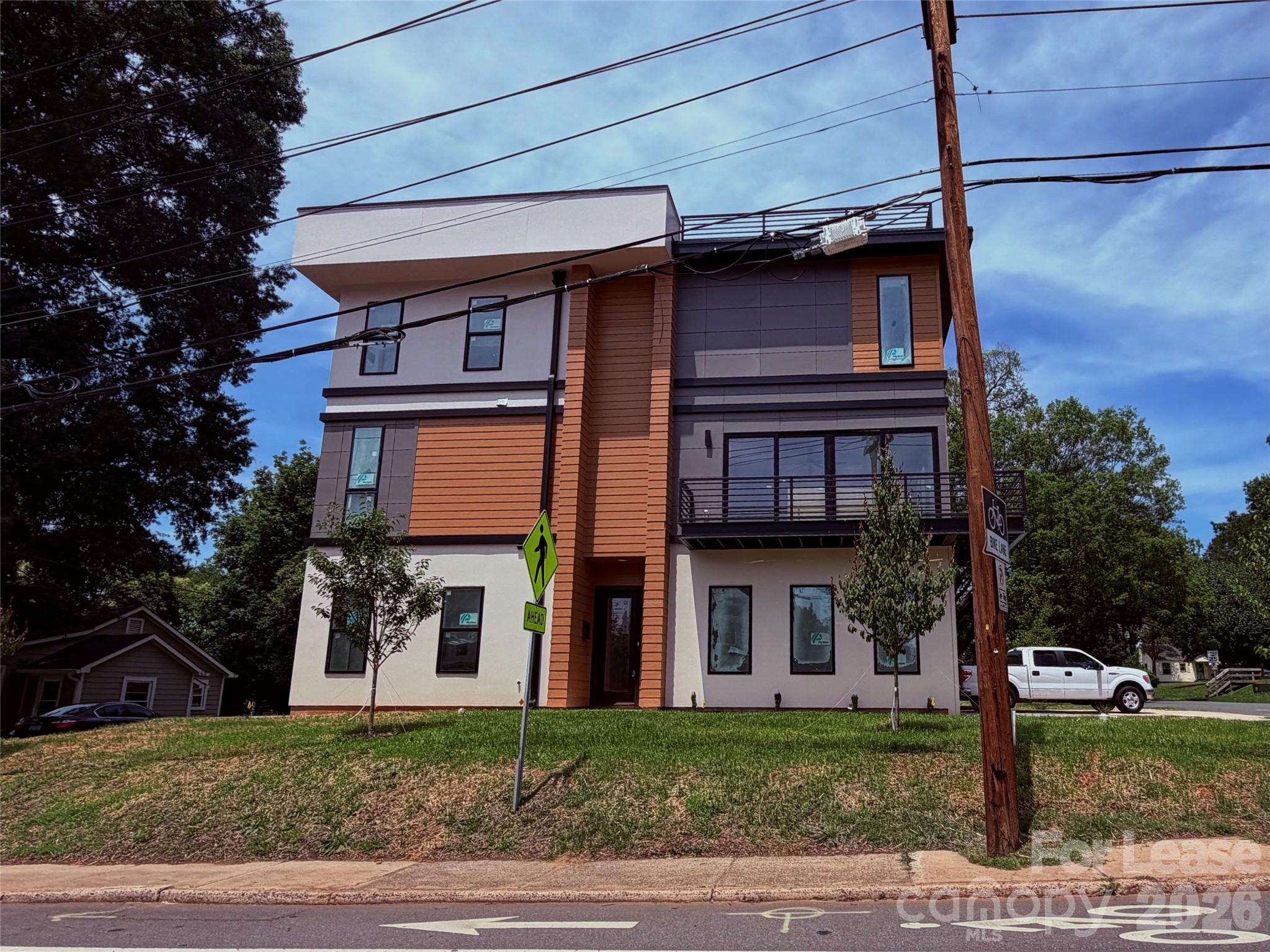 212 Smallwood Street S B