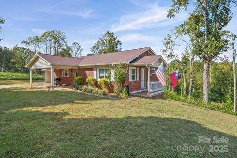 Photo of 624 Overlook Drive, Newton, NC 28658 (MLS # 4309089)