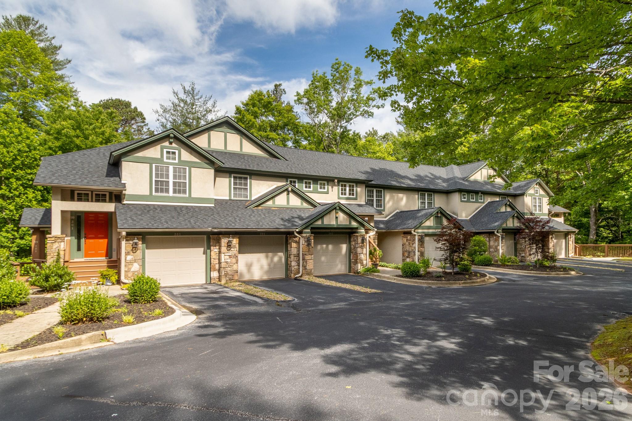 99 Ridgetop Circle 202