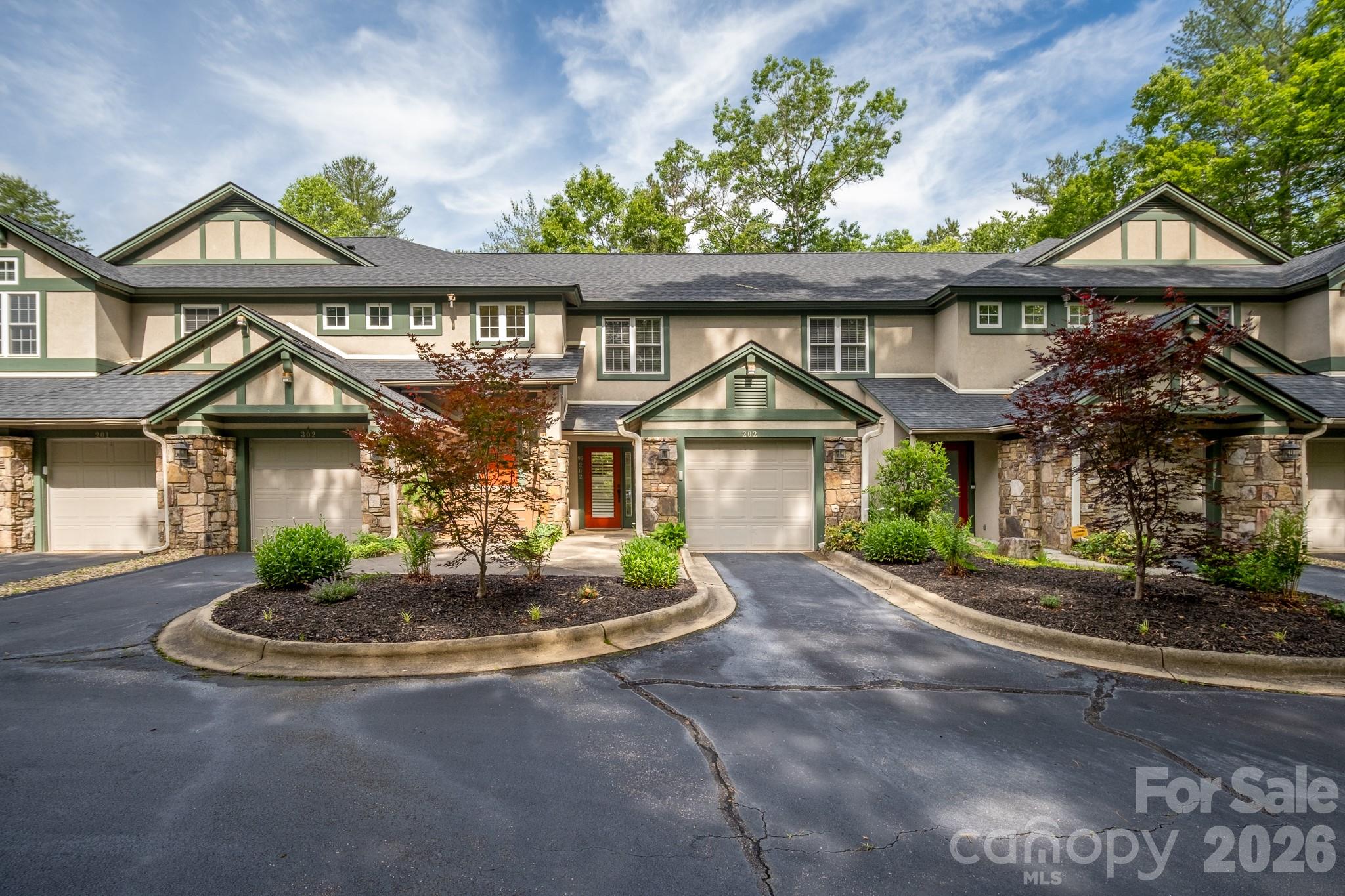 99 Ridgetop Circle 202