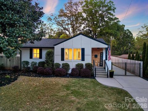 Photo of 517 Inwood Drive, Charlotte, NC 28209 (MLS # 4363973)