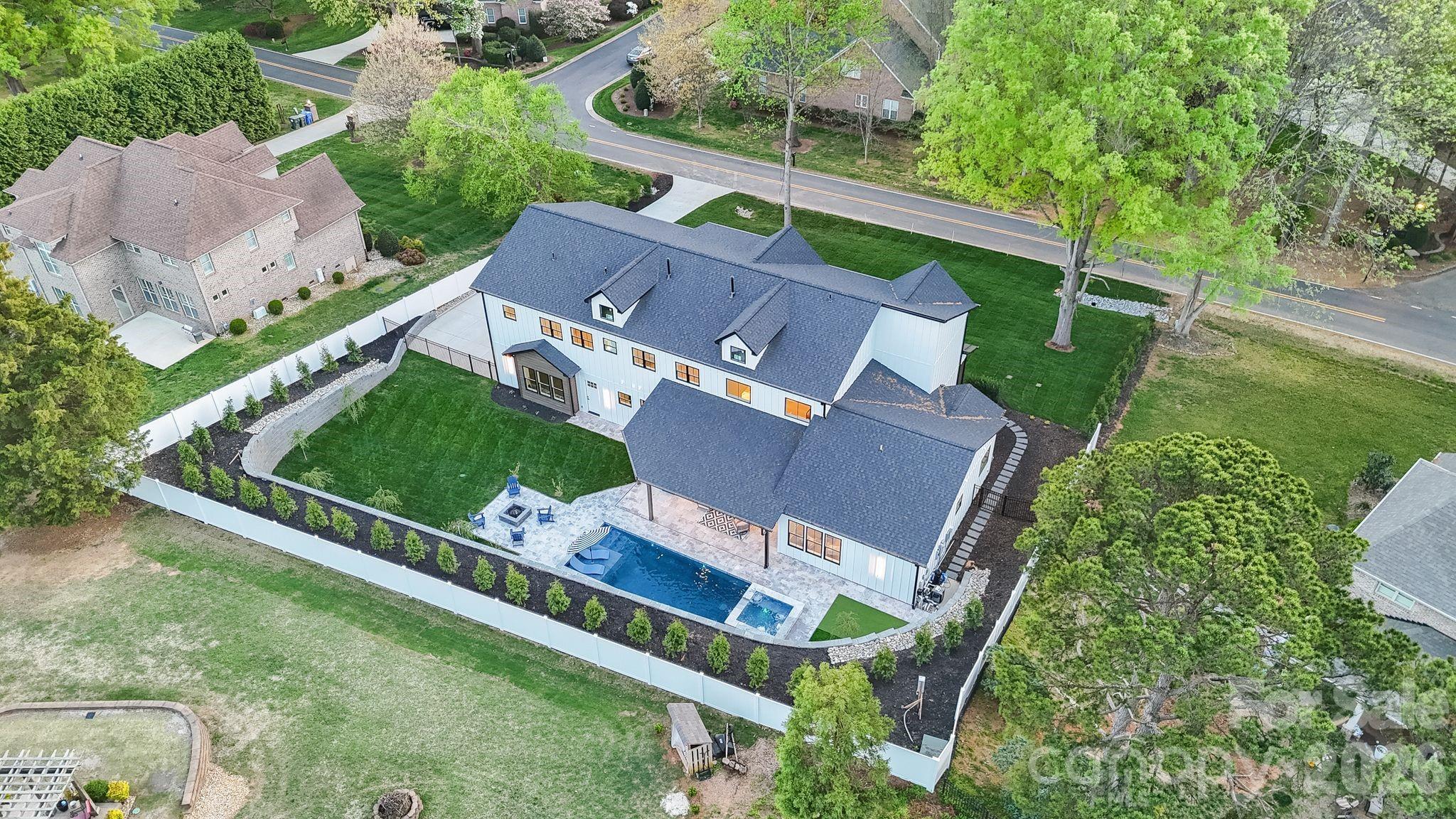 Woodland Hills - Residential