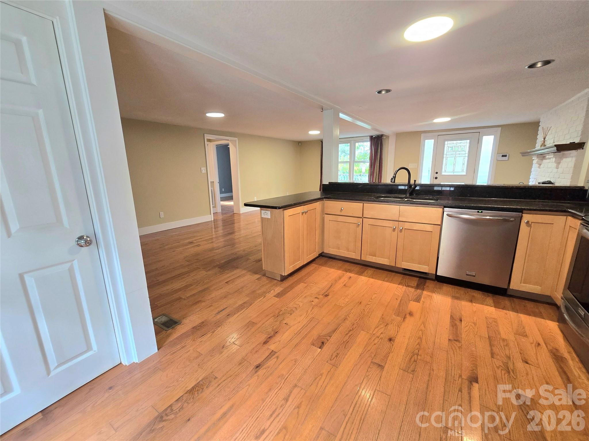 Royal Pines - Residential