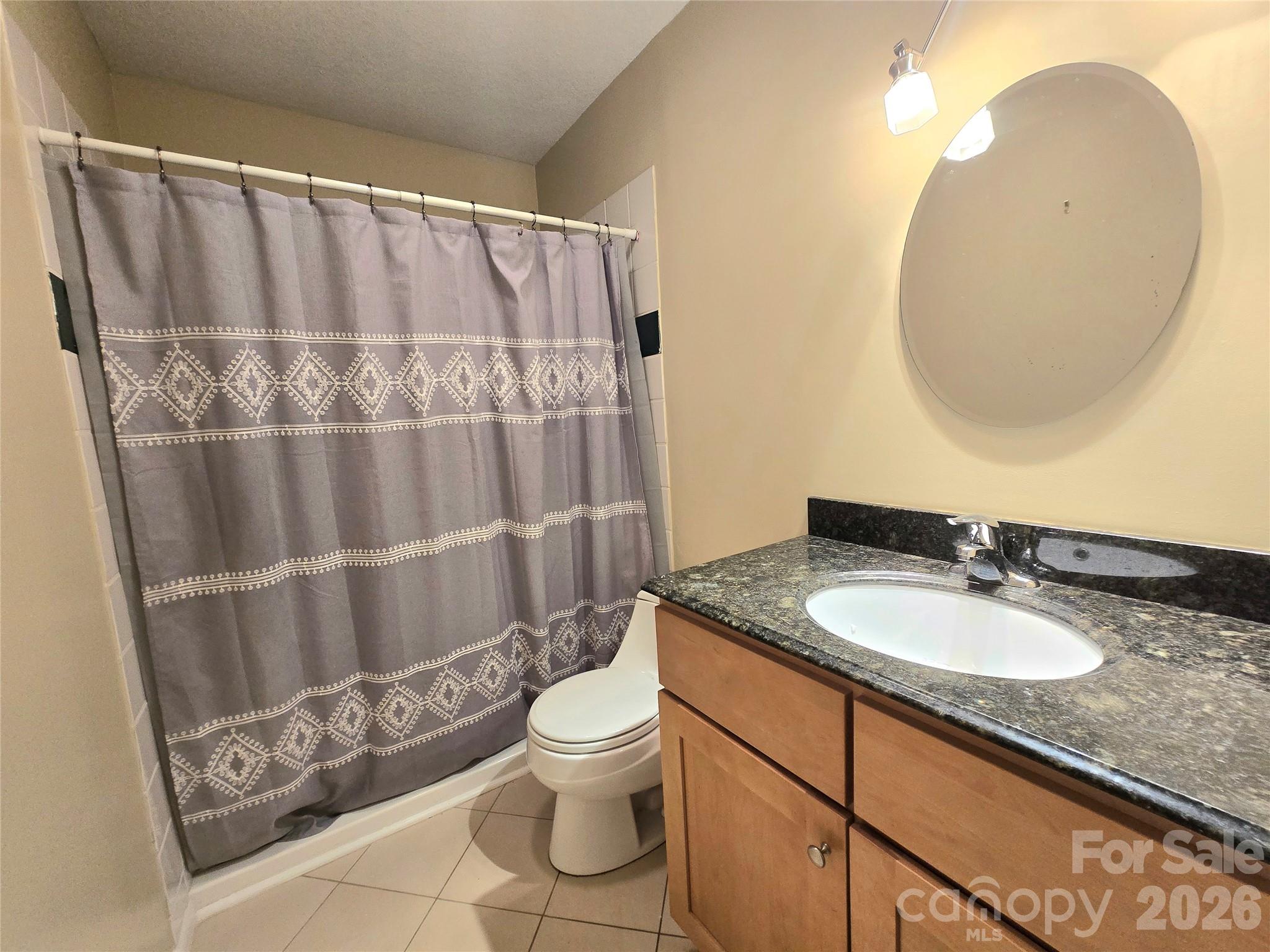 Royal Pines - Residential