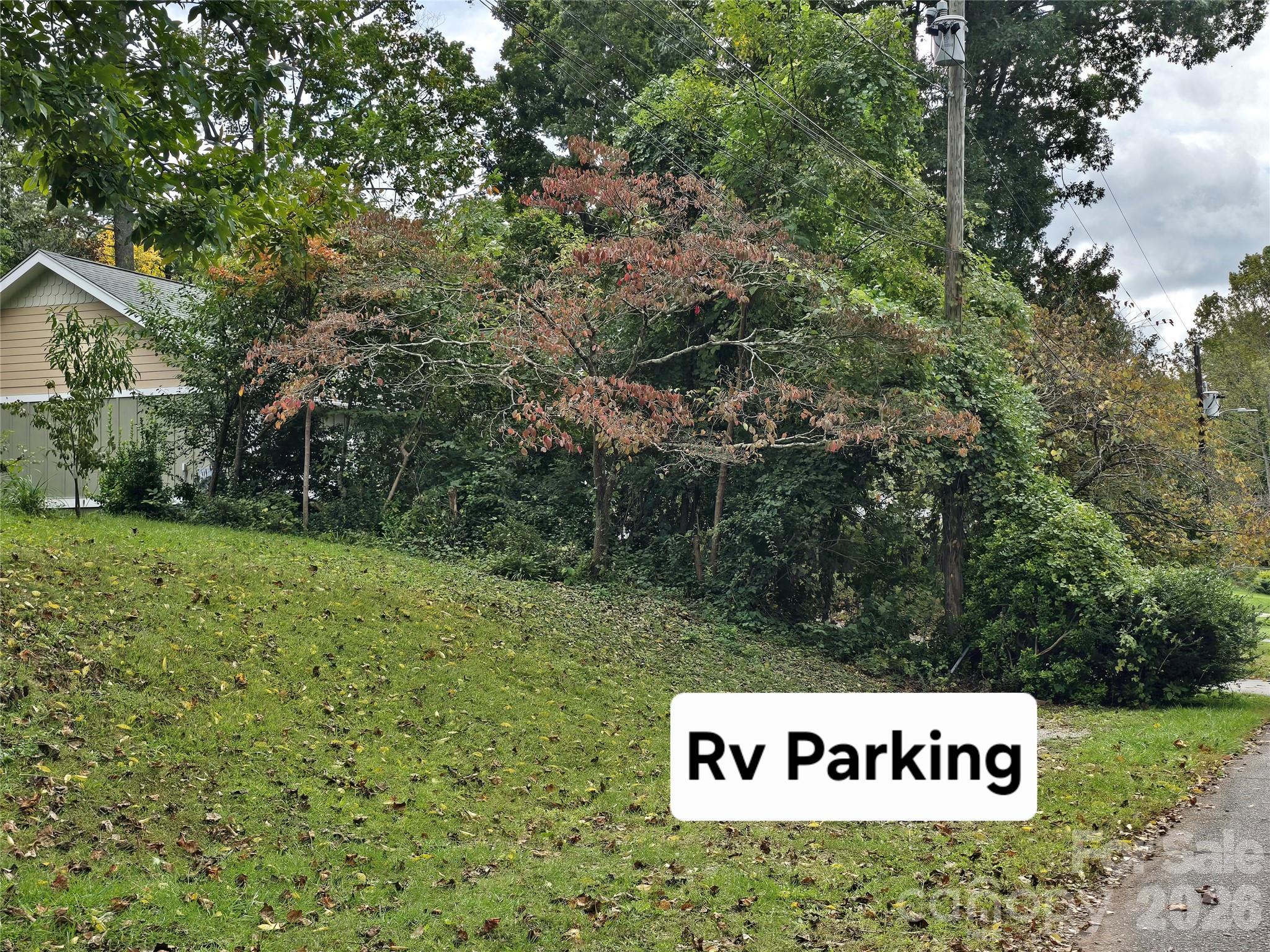 Royal Pines - Residential