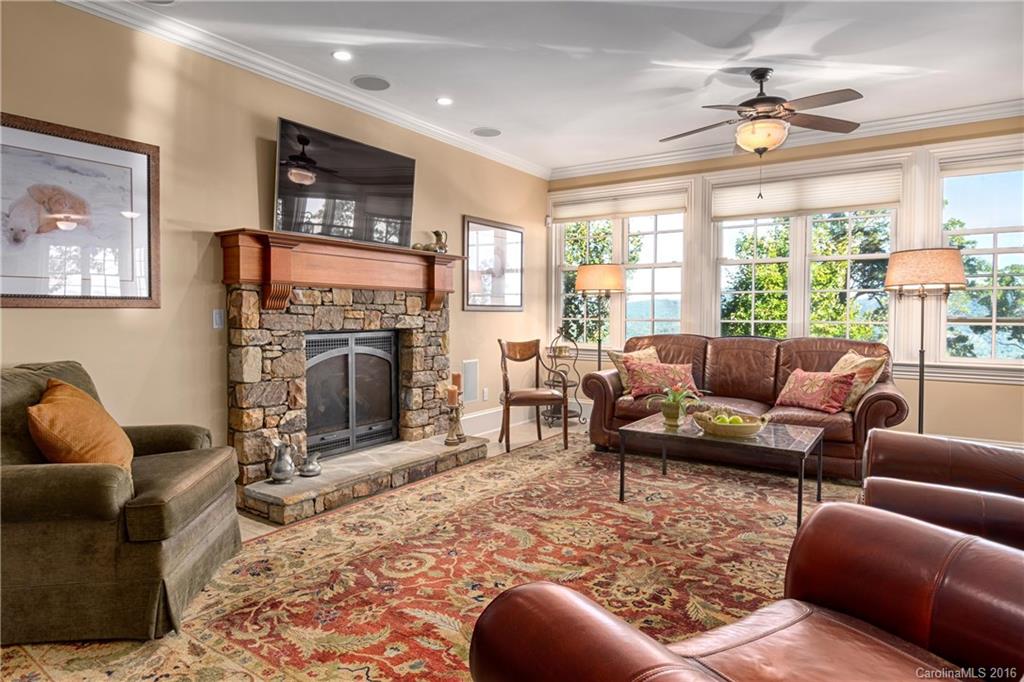 Reynolds Mountain - Residential