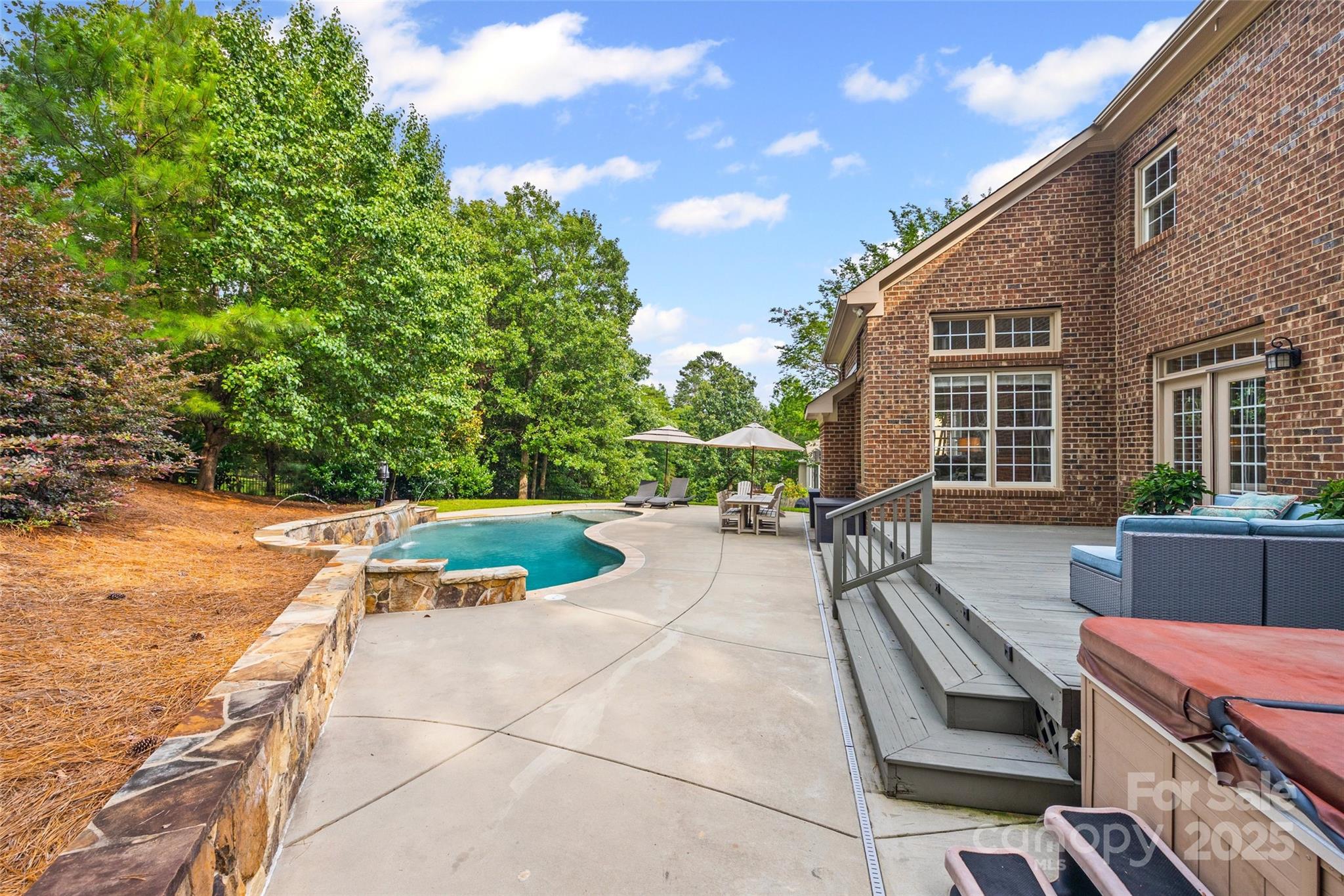 Lake Shore - Residential