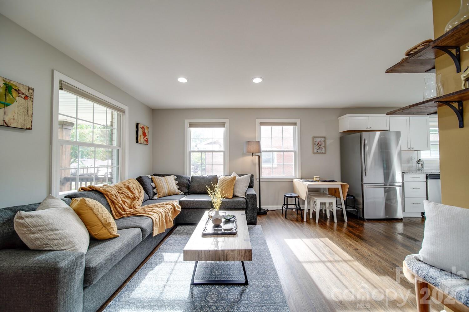 1512 Newcastle Street