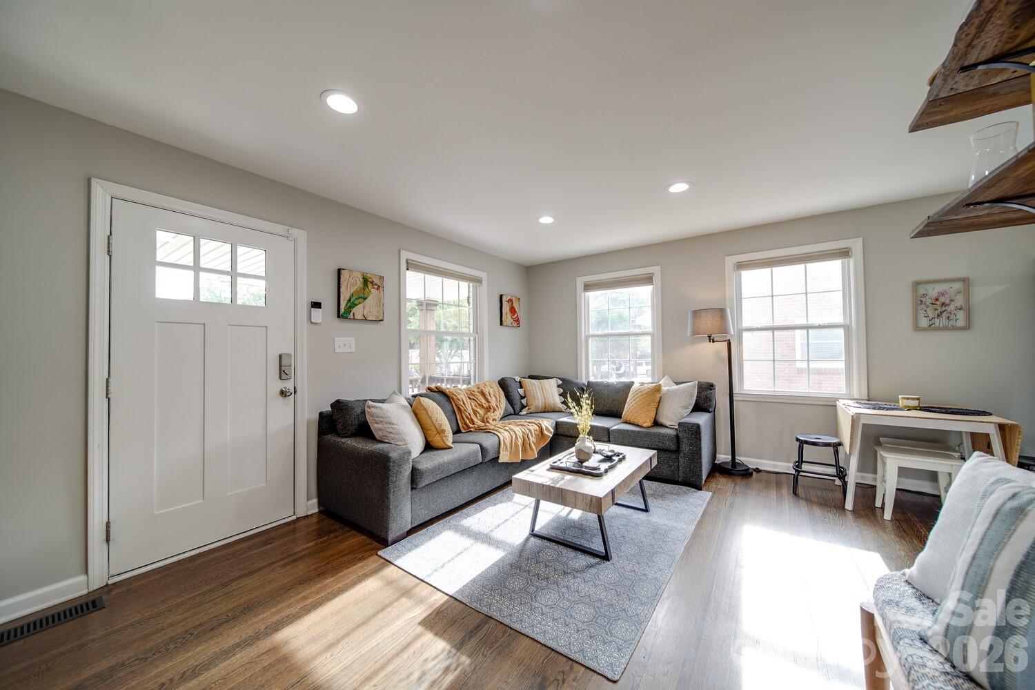 1512 Newcastle Street