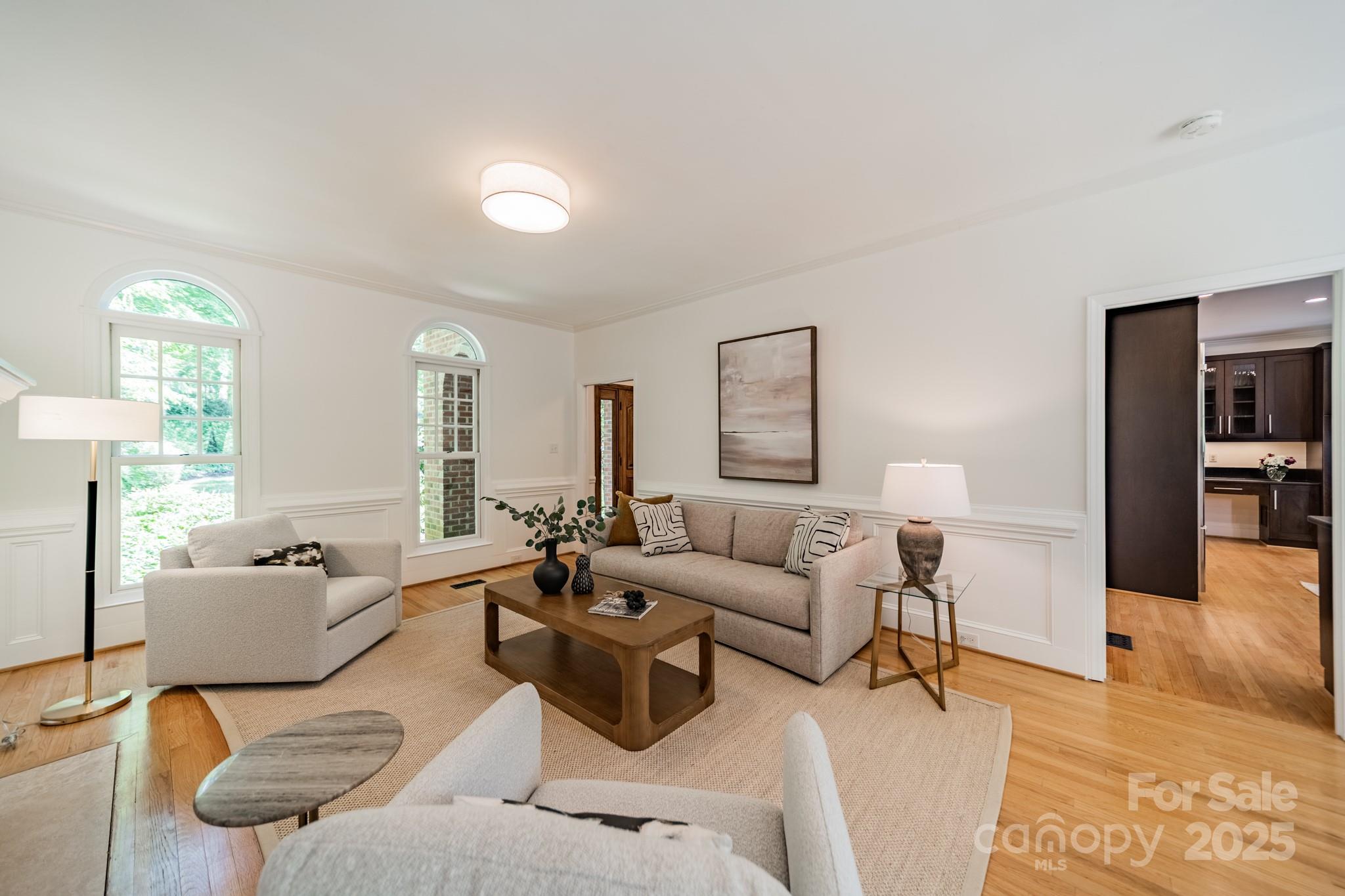 3233 Sunnymede Lane